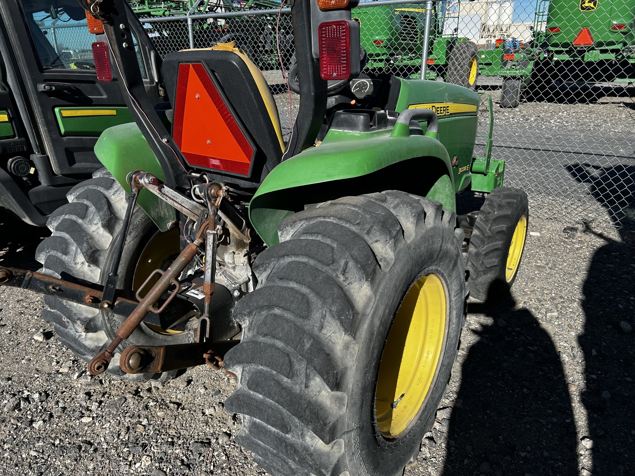 2015 John Deere 3038E Tractor