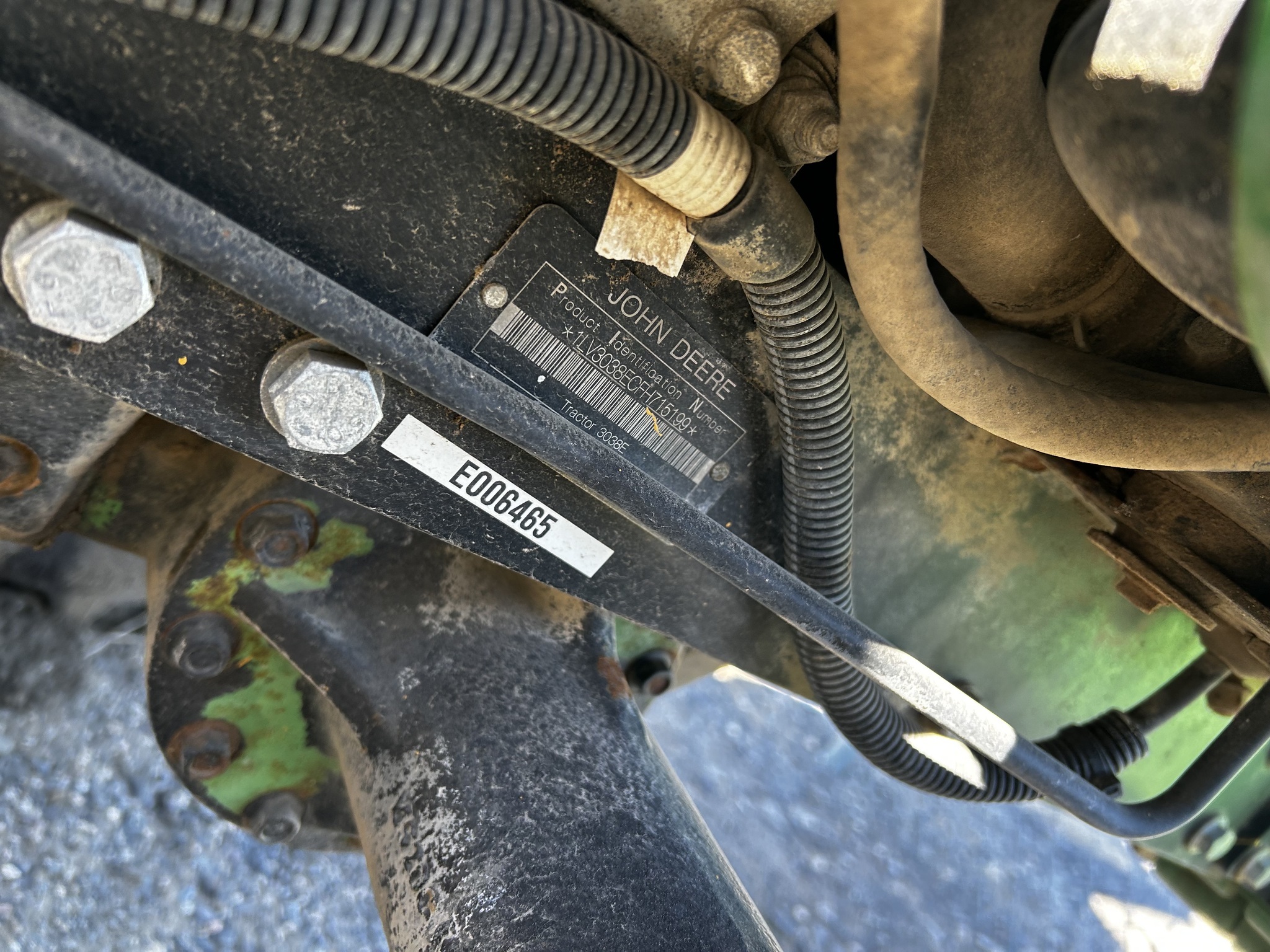 2015 John Deere 3038E Tractor