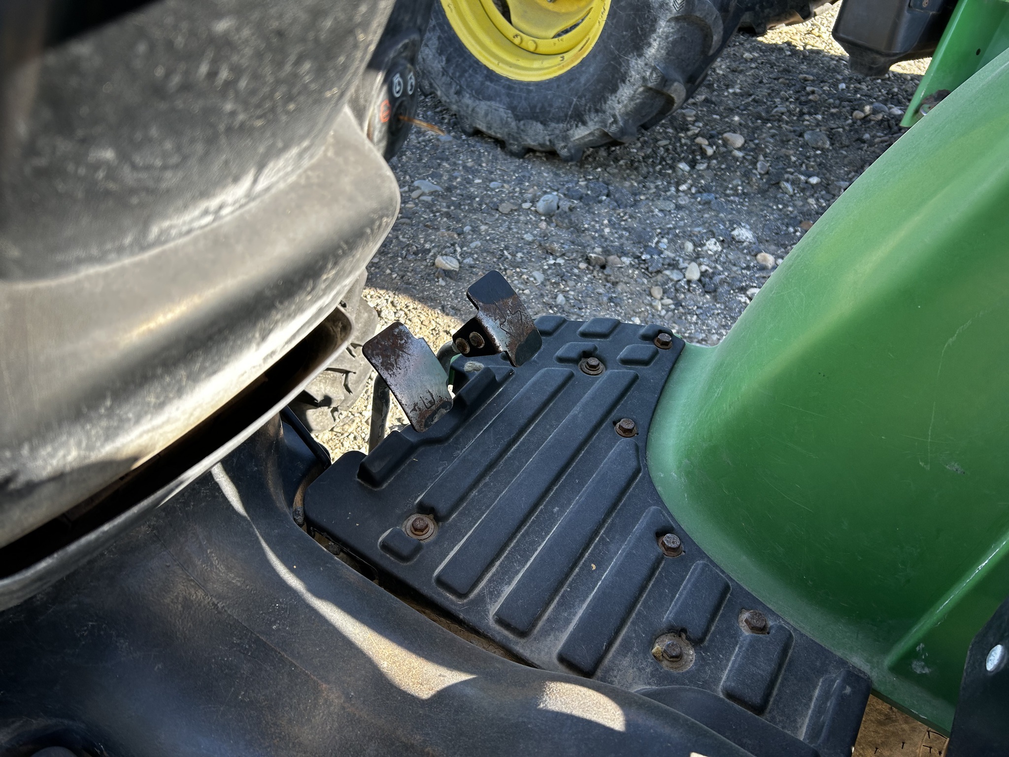 2015 John Deere 3038E Tractor