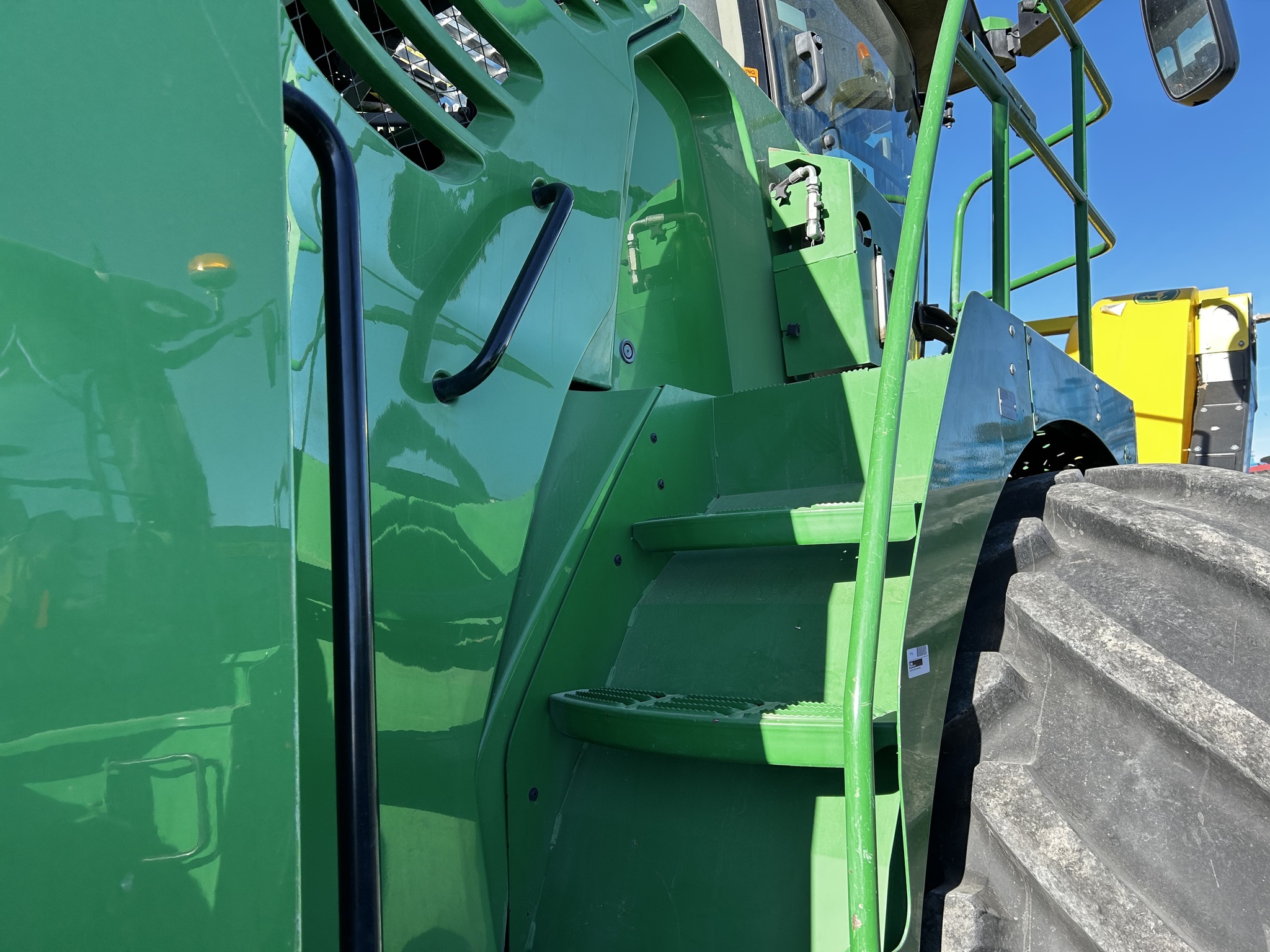 2021 John Deere 9900 Self-Propelled Forage Harvester