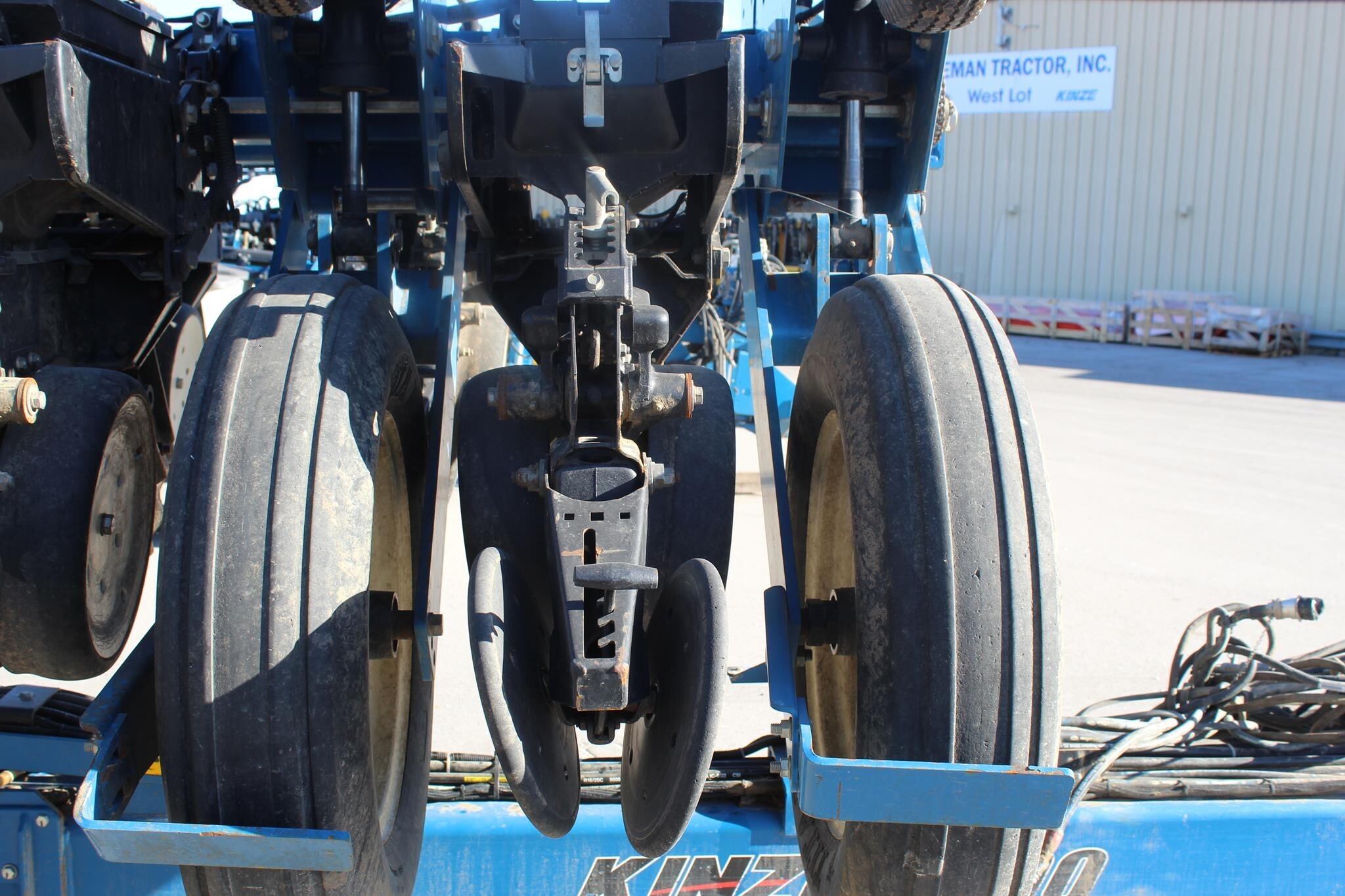 2013 Kinze 3600 ASD Planter