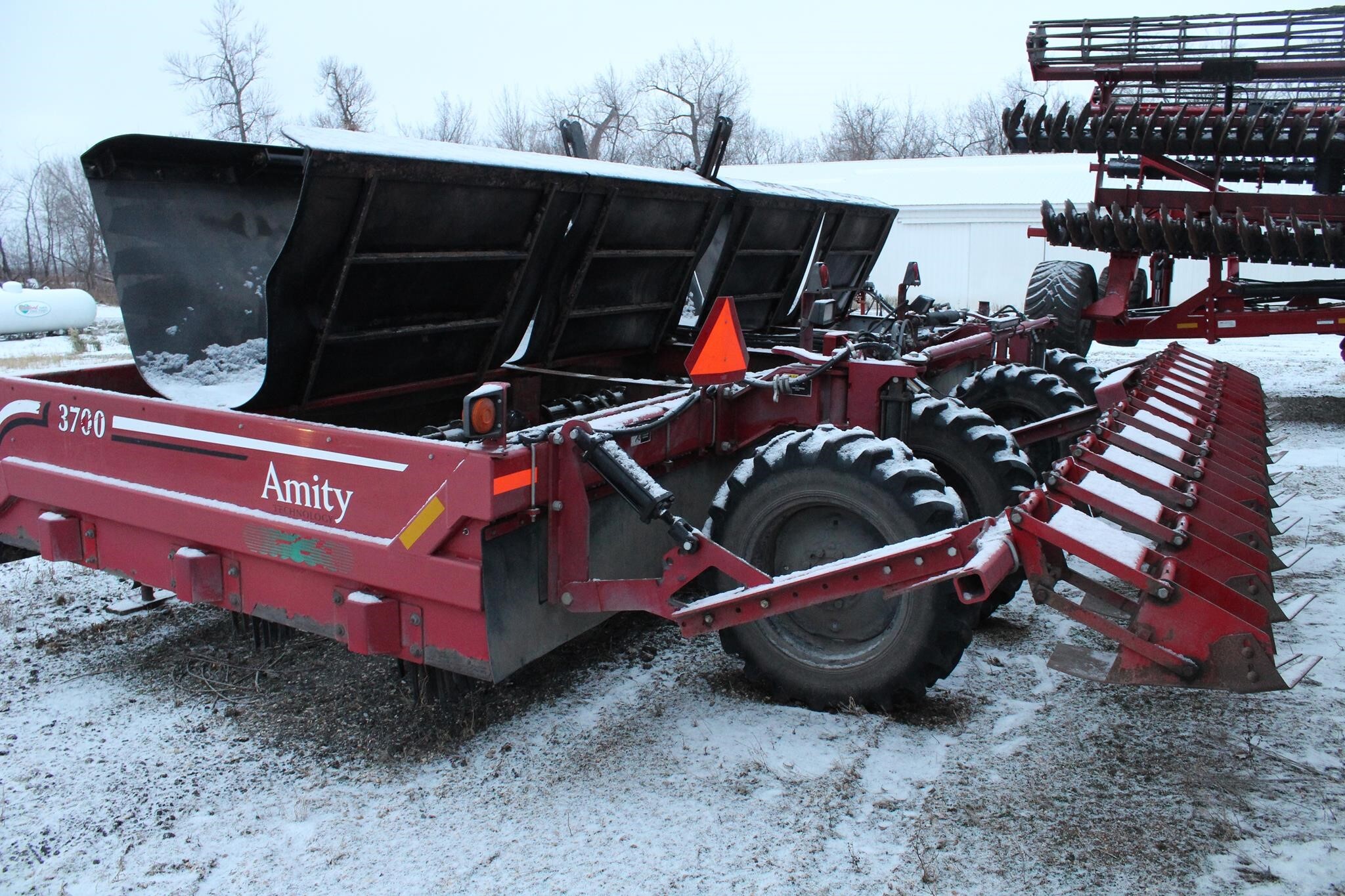 2013 Amity 3700 Beet Equipment