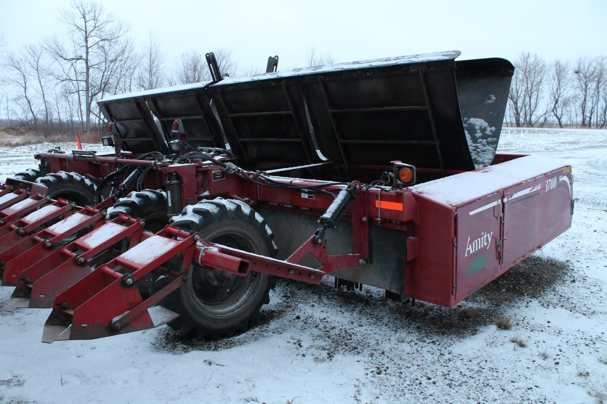 2013 Amity 3700 Beet Equipment