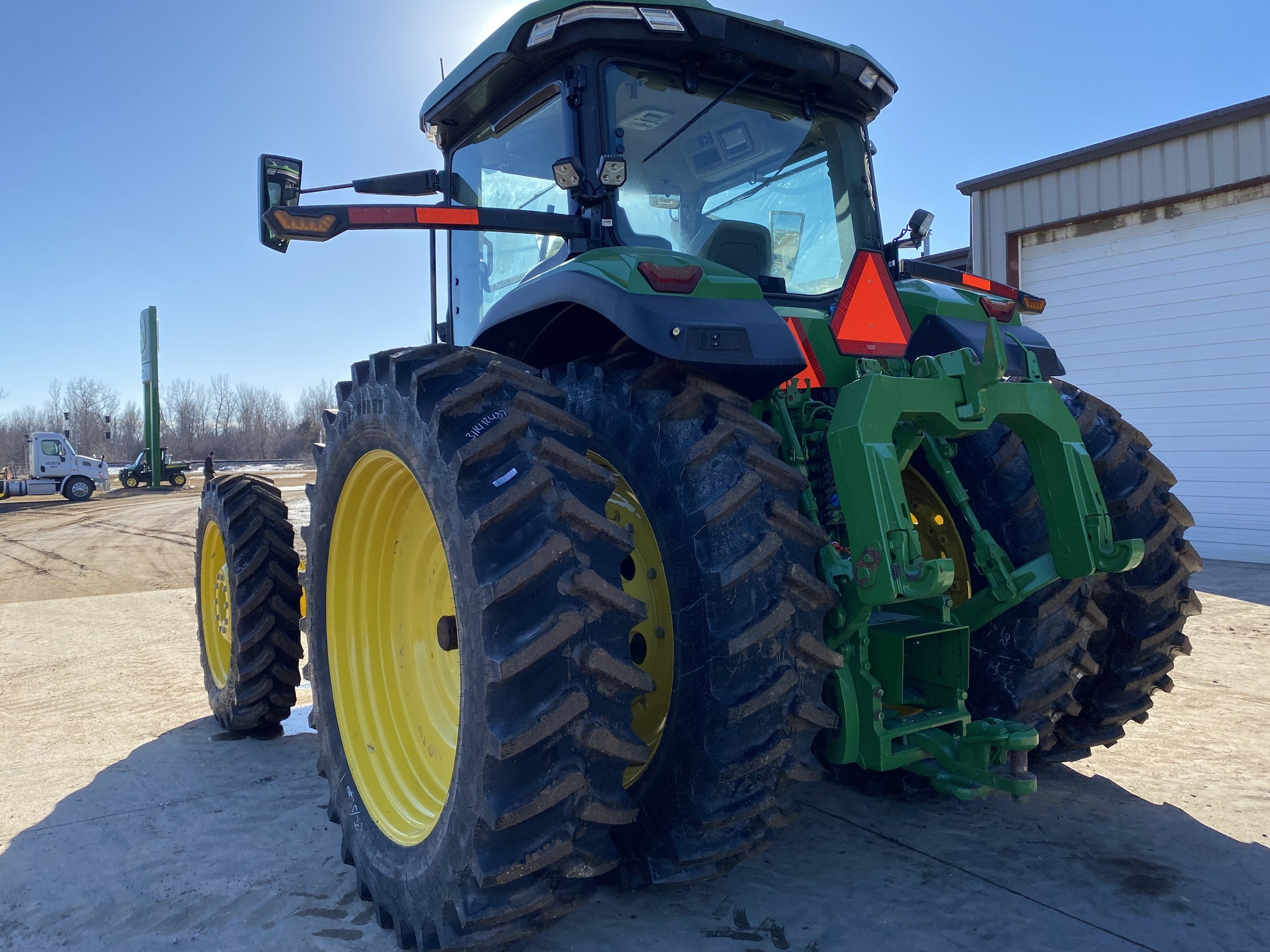2024 John Deere 8R 370 Tractor