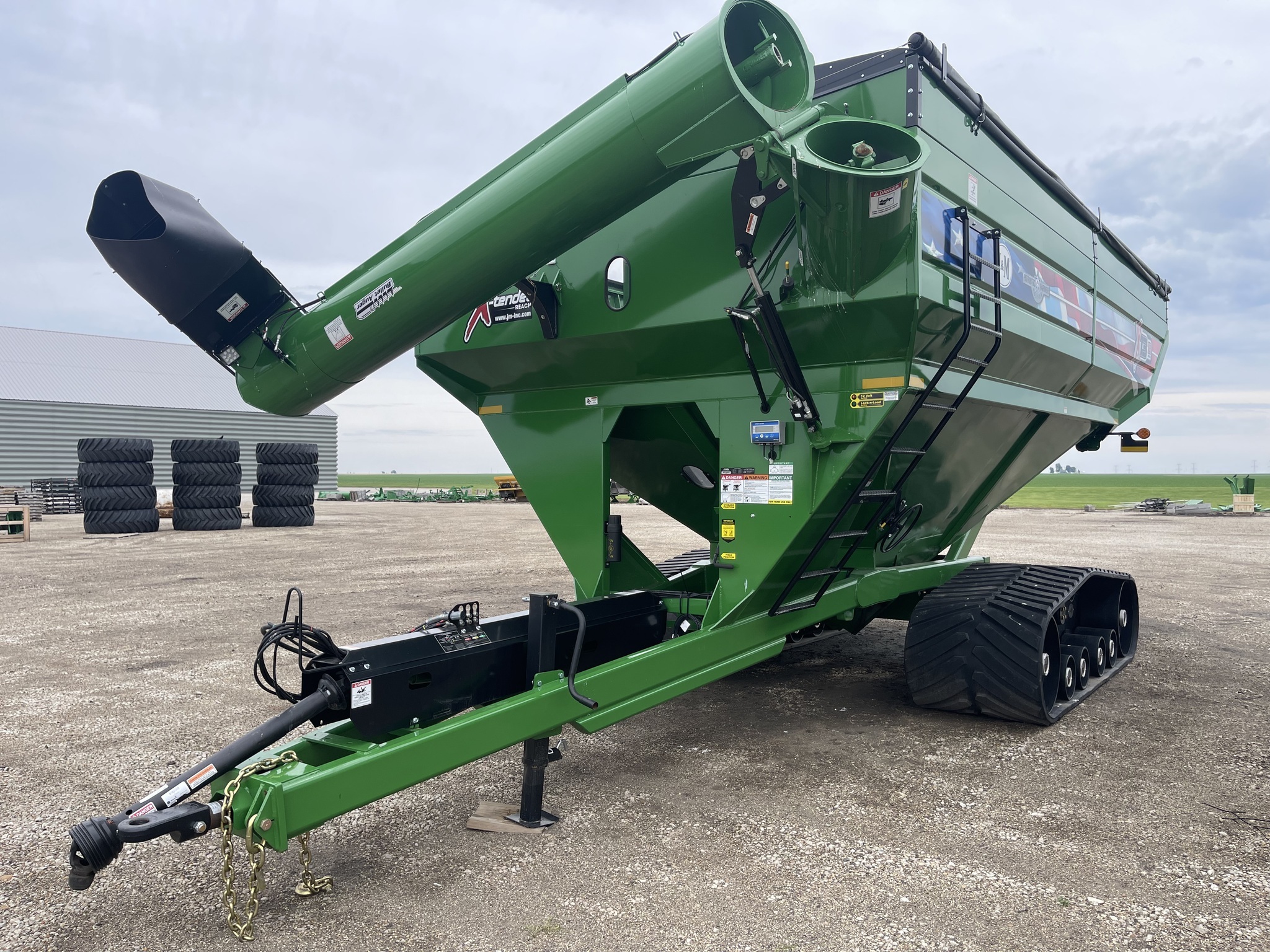 2023 J&M 1312-20T Grain Cart