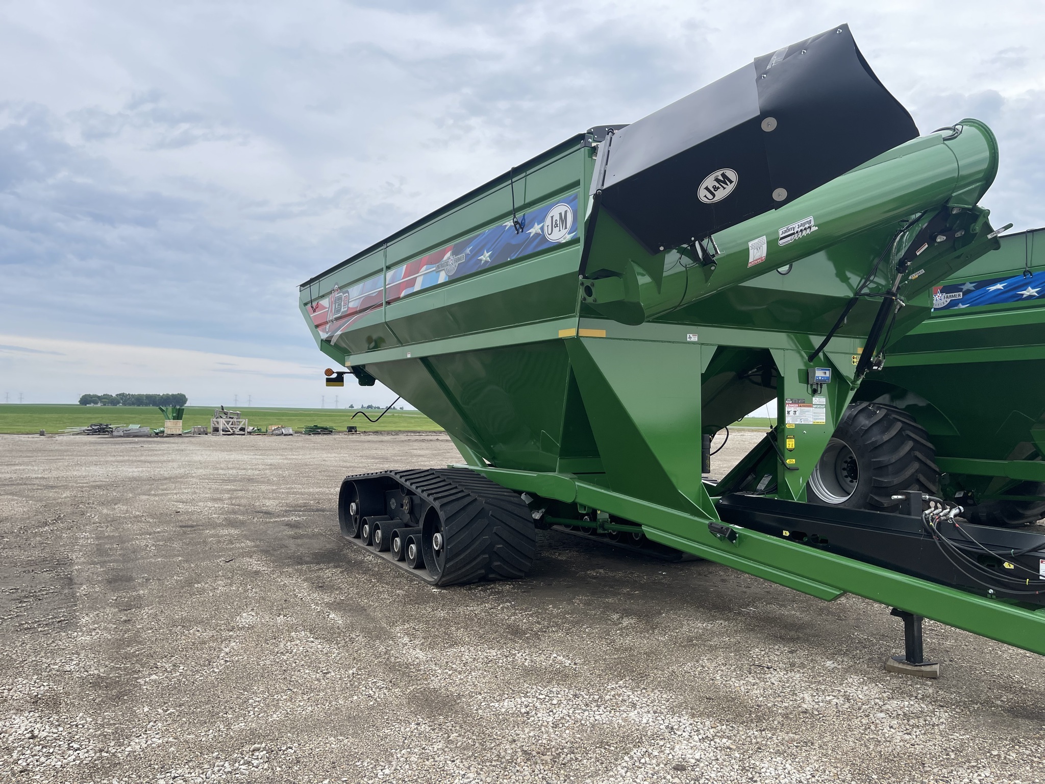 2023 J&M 1312-20T Grain Cart