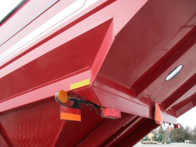  J&M 1151-22 Grain Cart