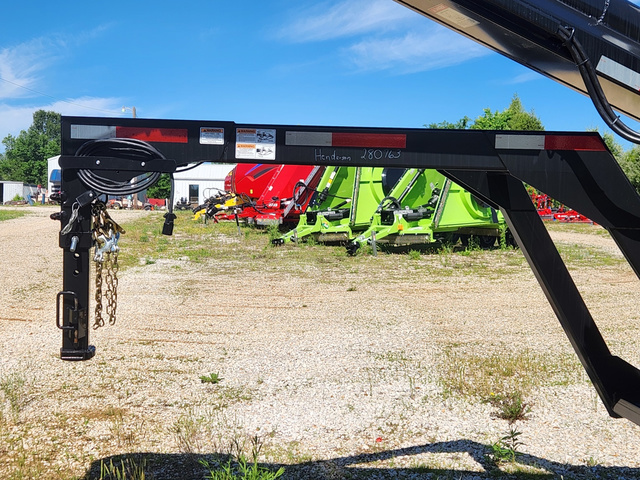 2024 J&M 290ST8BC-B Grain Cart