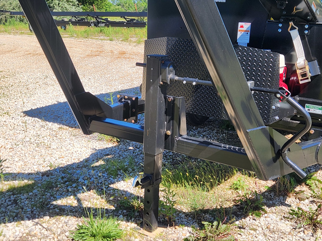 2024 J&M 290ST8BC-B Grain Cart
