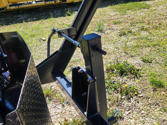 2024 J&M 290ST8BC-B Grain Cart