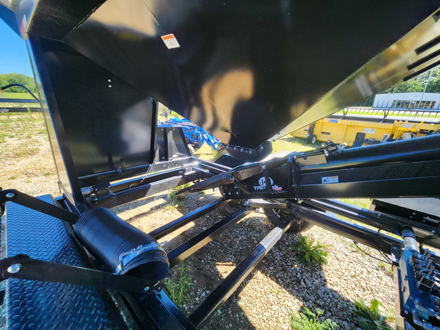 2024 J&M 290ST8BC-B Grain Cart