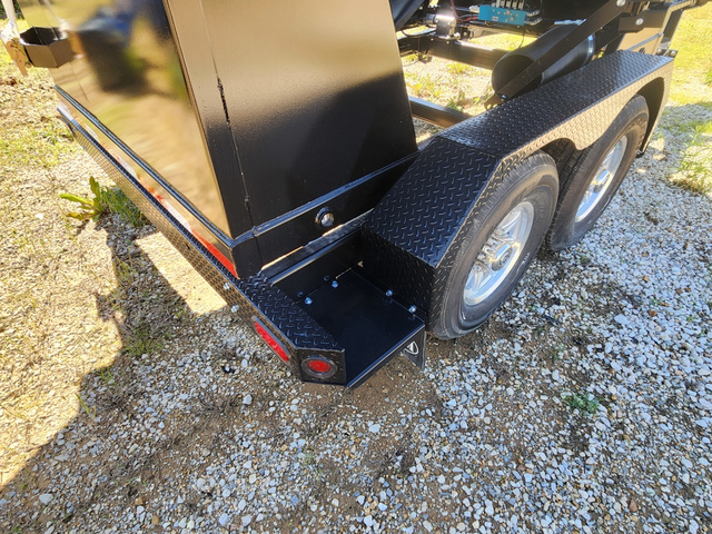 2024 J&M 290ST8BC-B Grain Cart