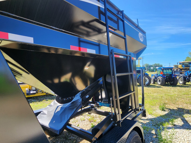 2024 J&M 290ST8BC-B Grain Cart