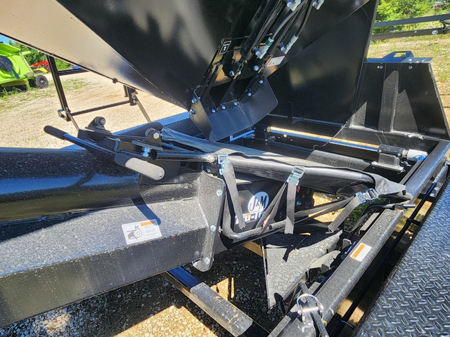 2024 J&M 290ST8BC-B Grain Cart