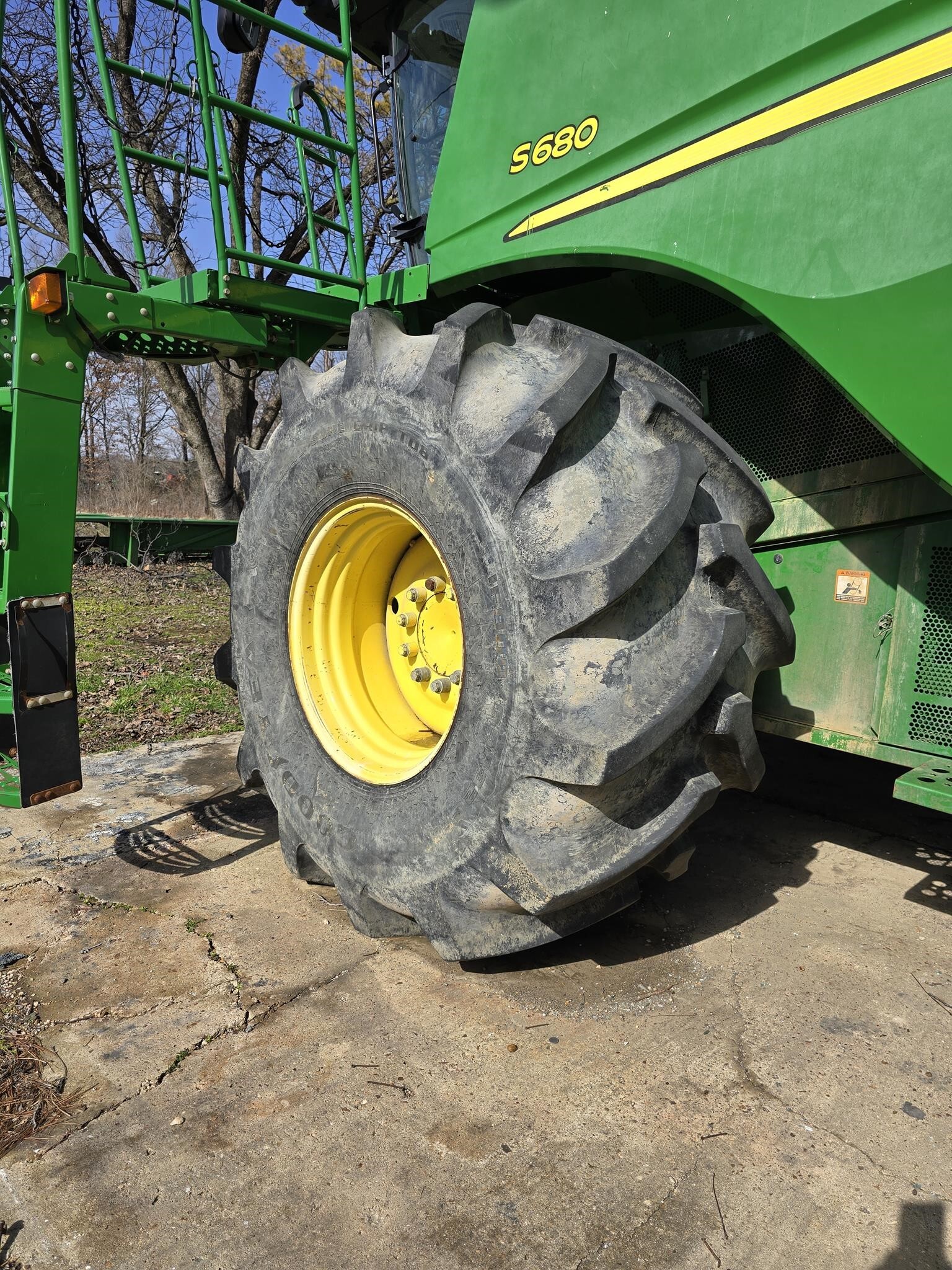 2015 John Deere S680 Combine