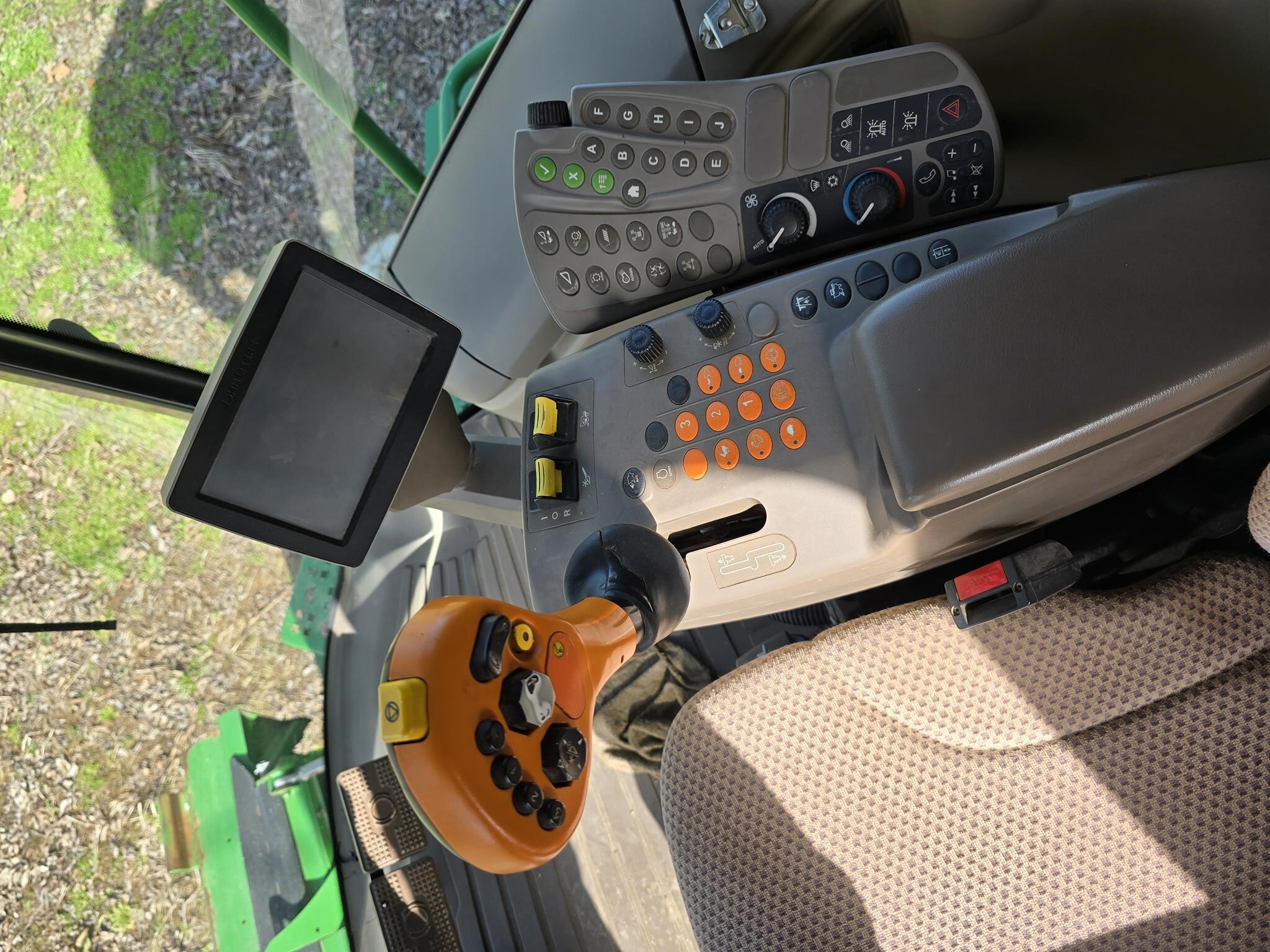 2015 John Deere S680 Combine