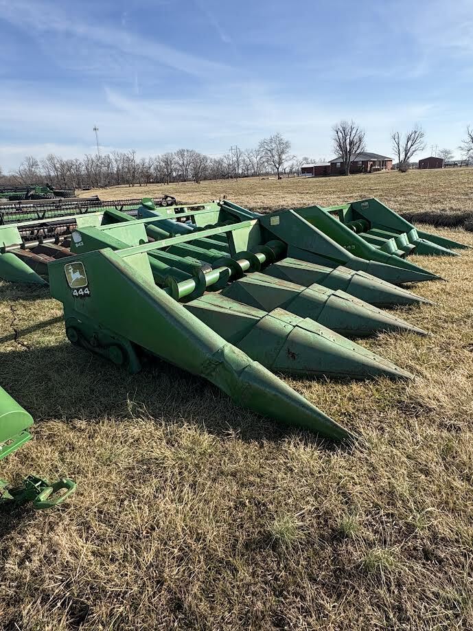 1972 John Deere 444 Corn Head