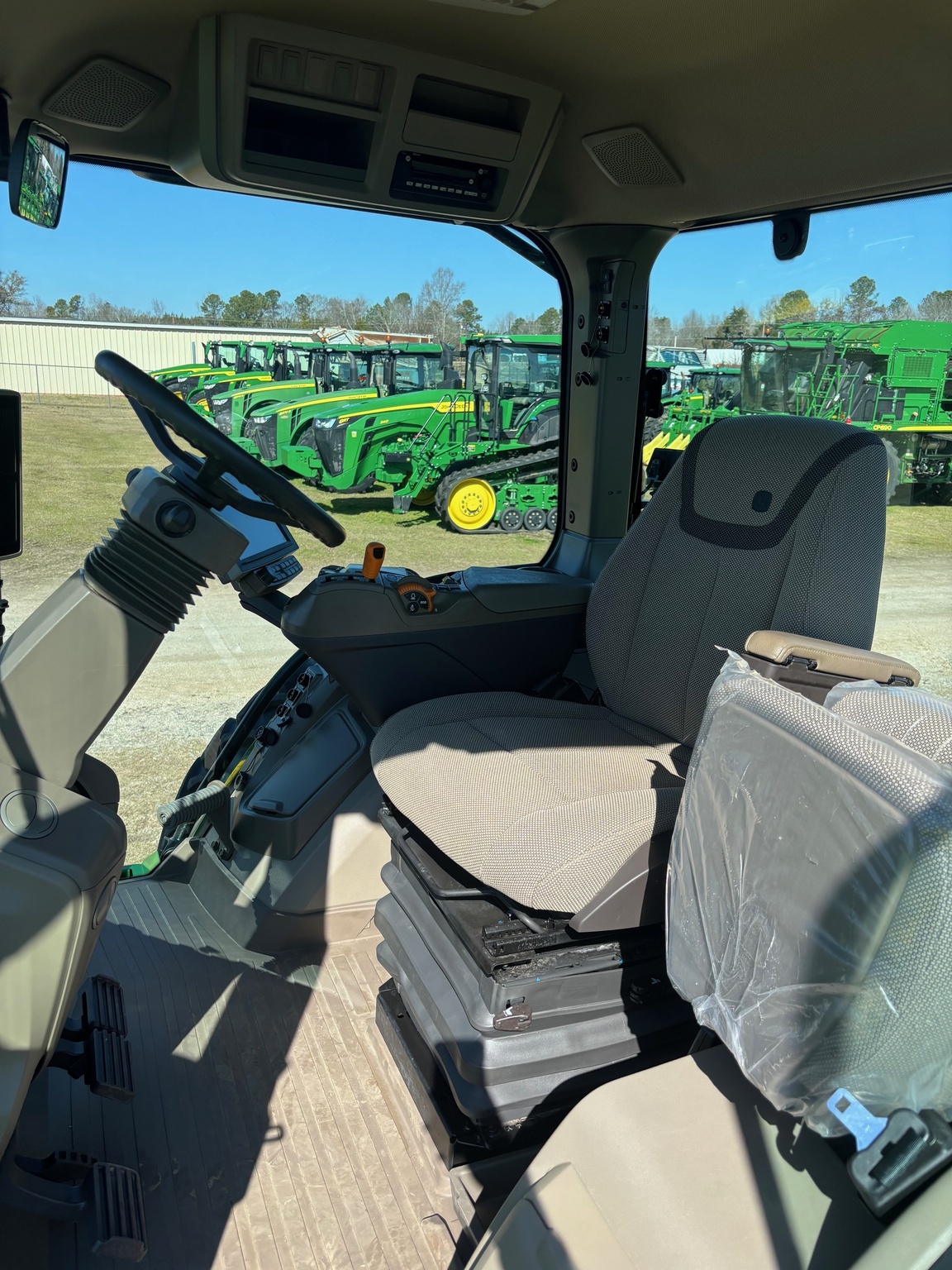 2023 John Deere 7R 210 Tractor