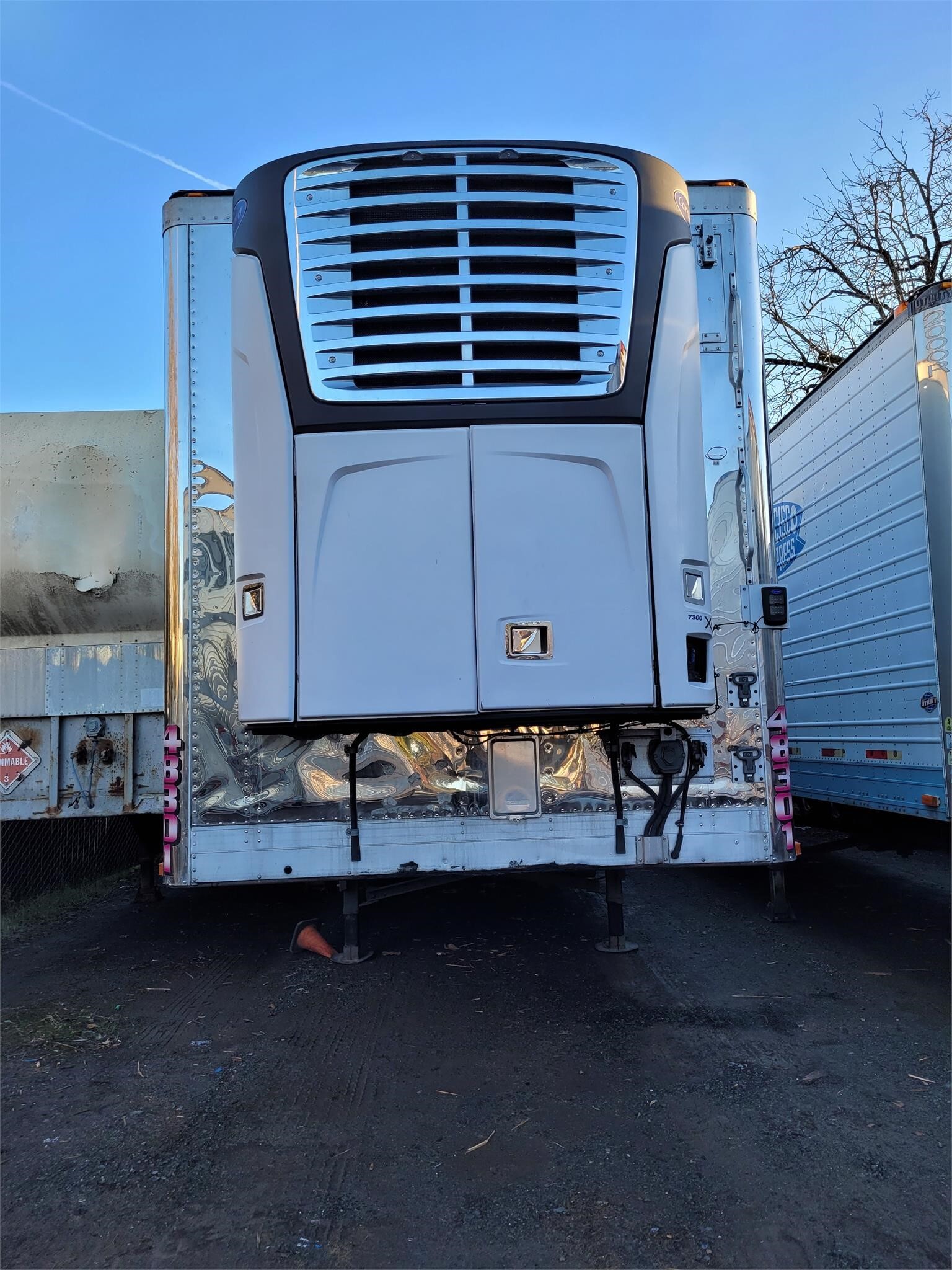 2006 Utility 48 FT Box Trucks/Trailer