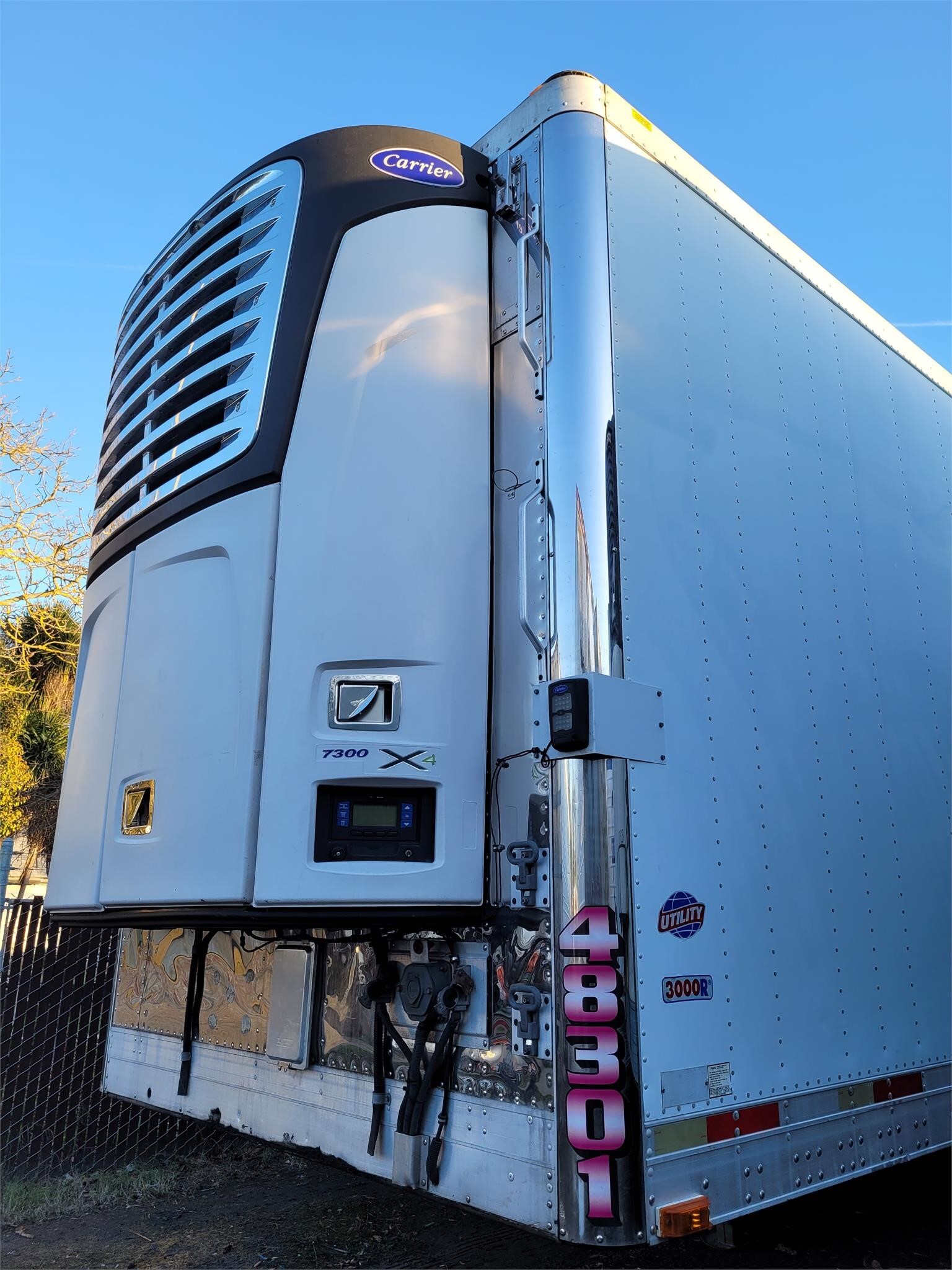 2006 Utility 48 FT Box Trucks/Trailer