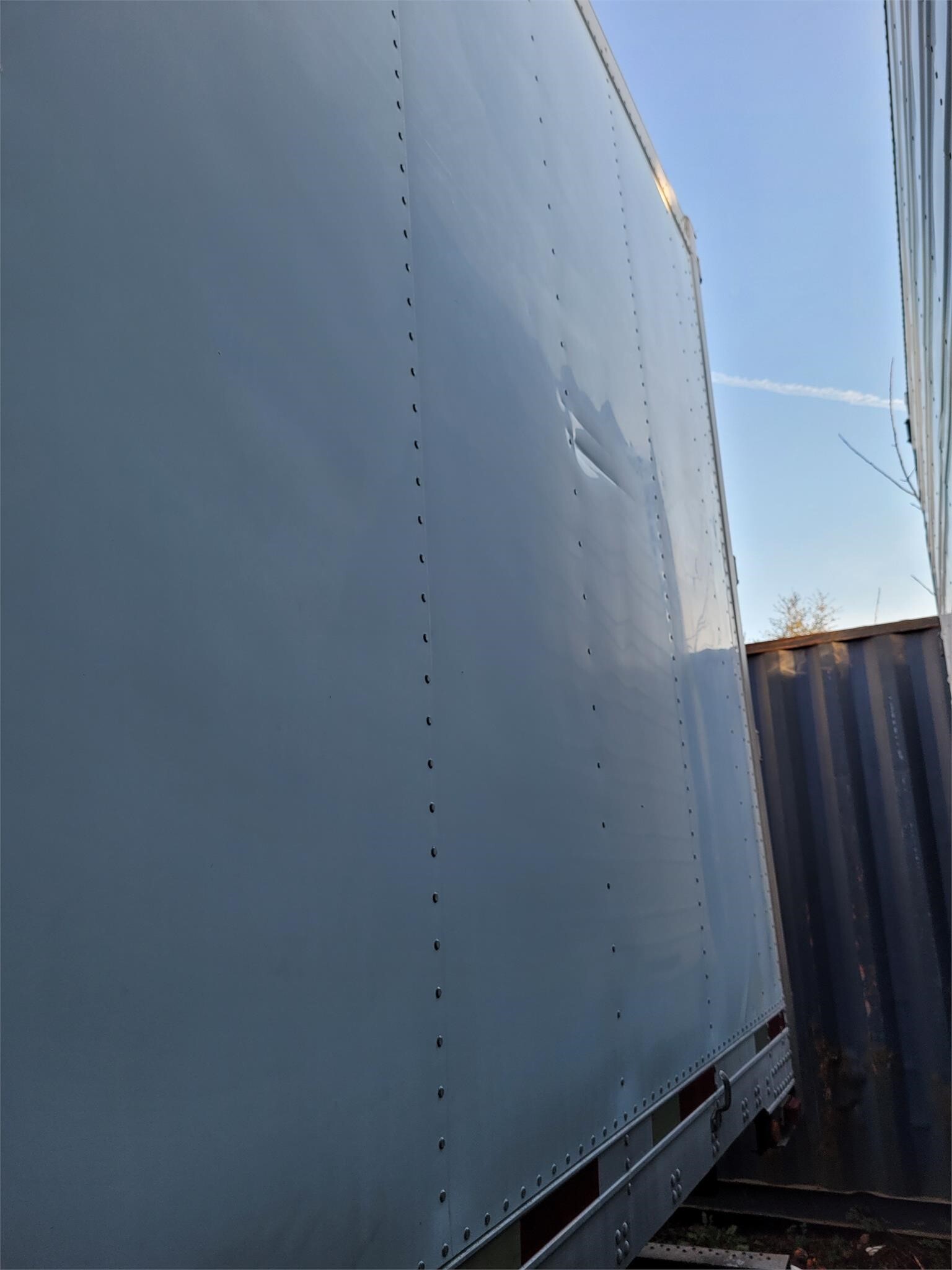 2006 Utility 48 FT Box Trucks/Trailer