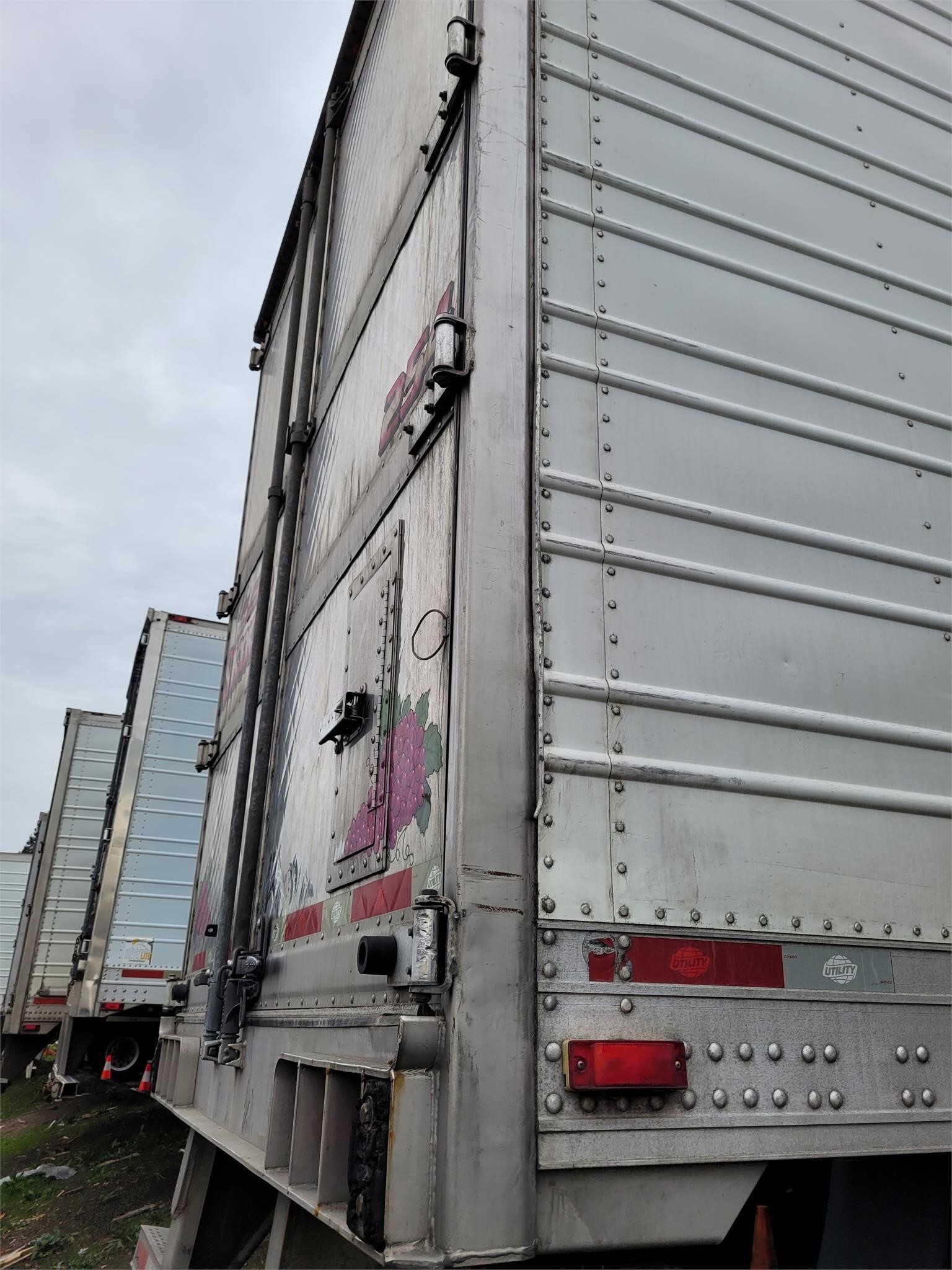 2014 Utility 53' Box Trucks/Trailer