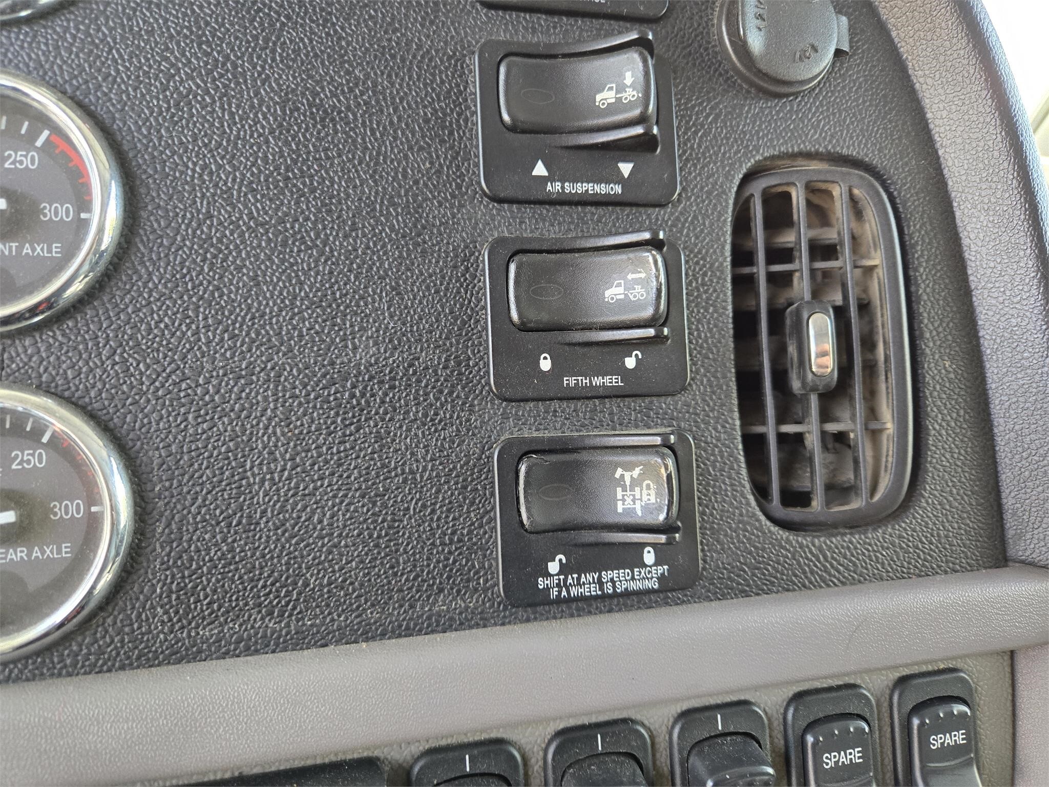 2012 Peterbilt 388 Semi Trucks/Trailer