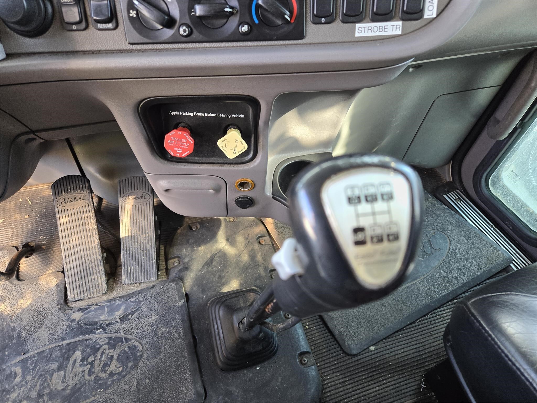 2012 Peterbilt 388 Semi Trucks/Trailer