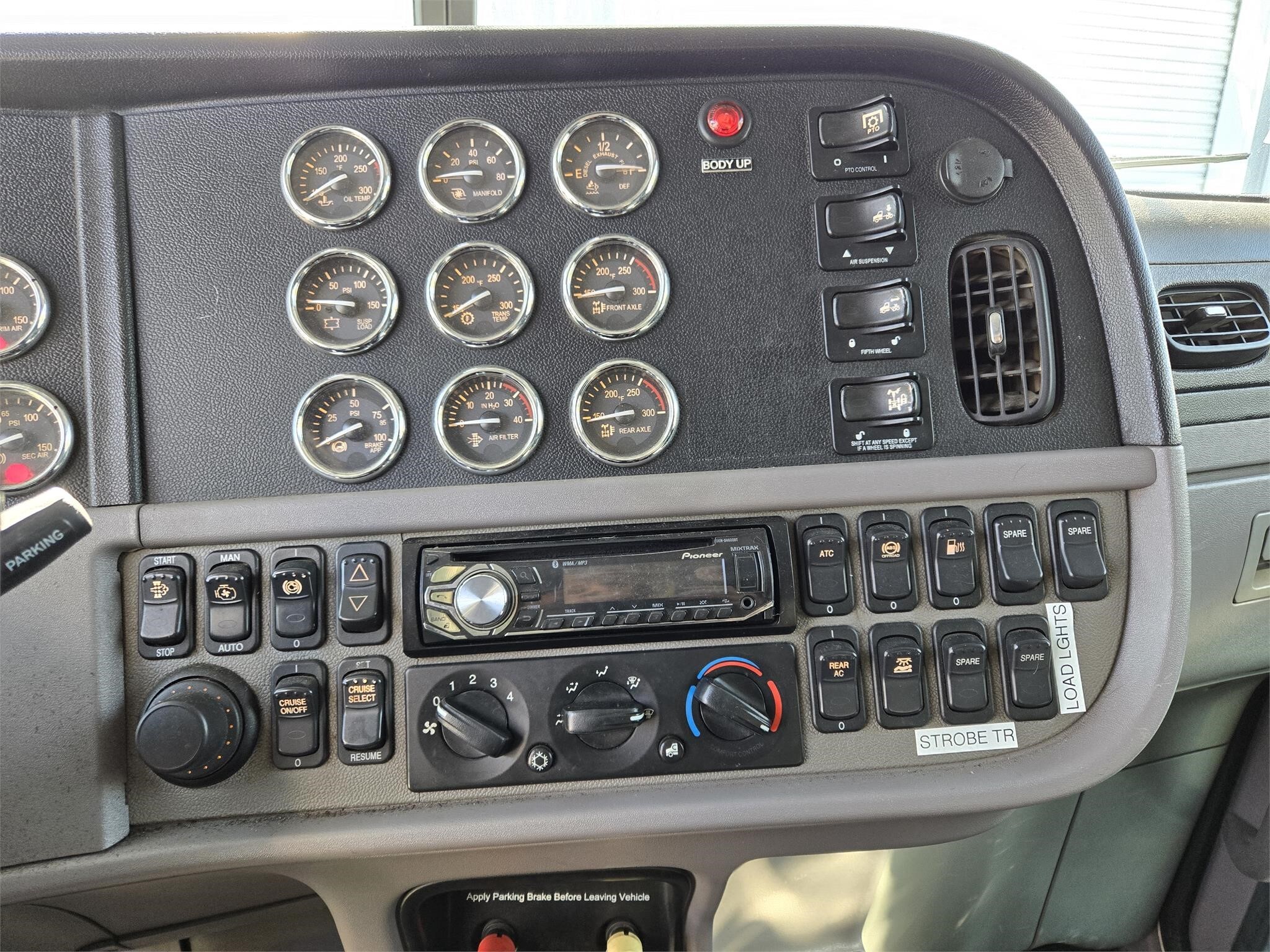 2012 Peterbilt 388 Semi Trucks/Trailer