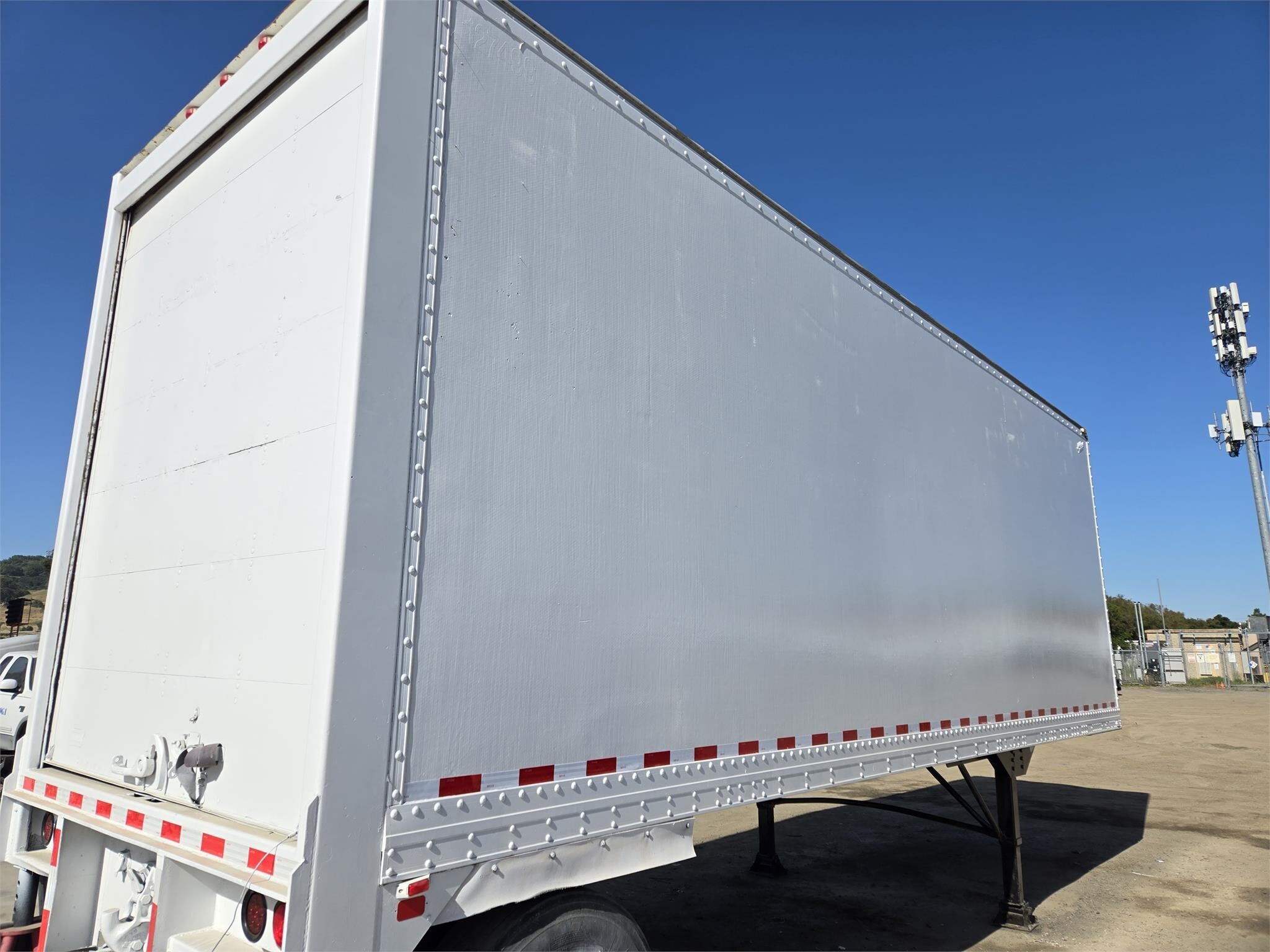 1987 Alloy 27FT Box Trucks/Trailer