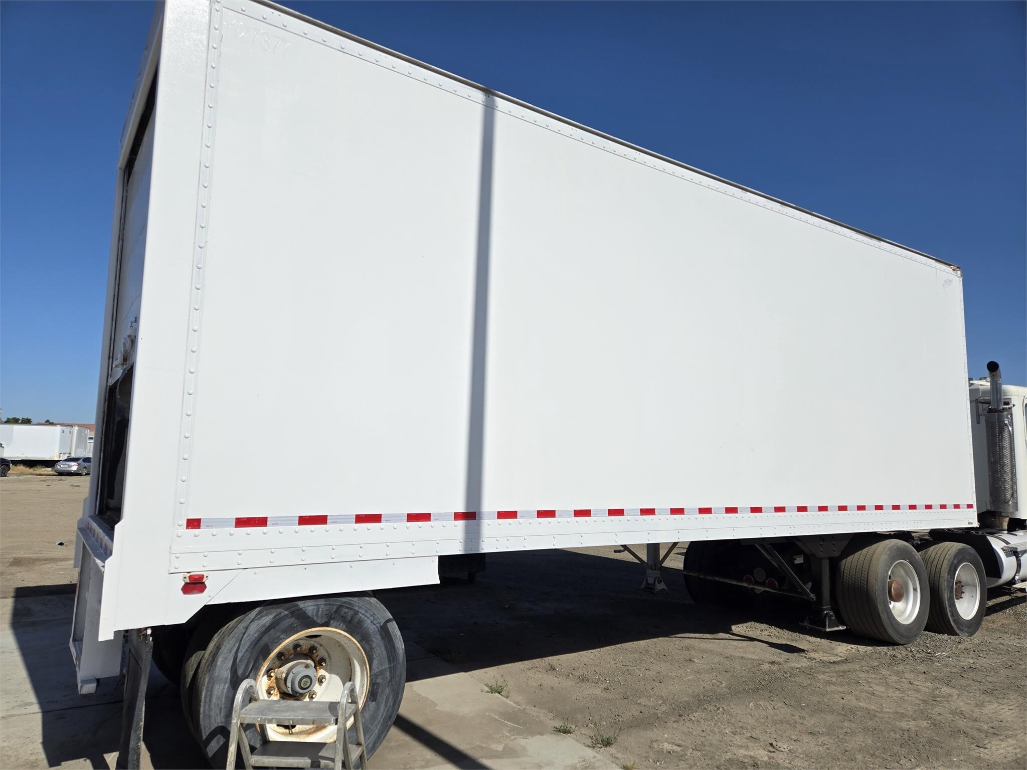 1987 Alloy 27FT Box Trucks/Trailer