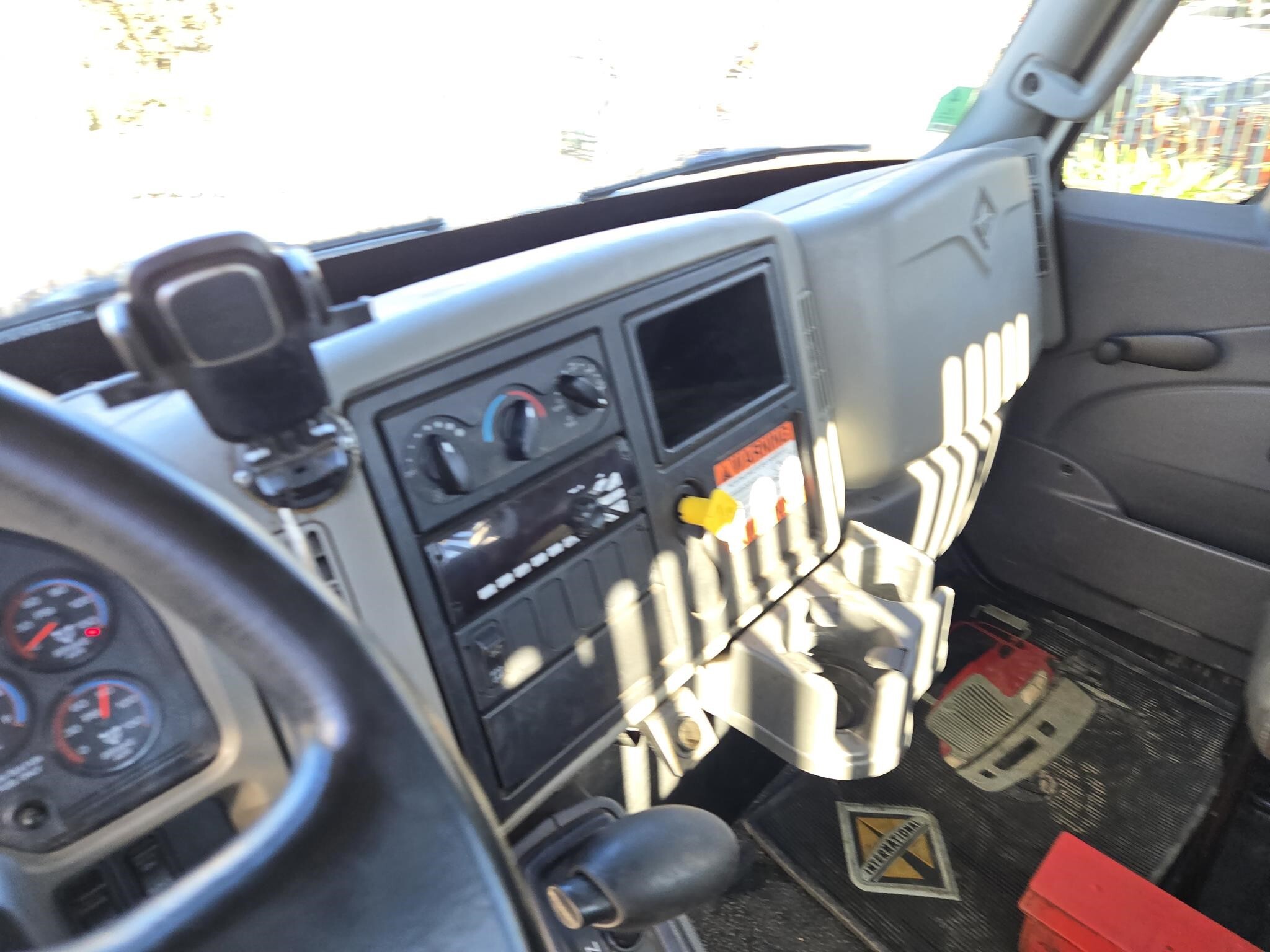 2019 International DURASTAR 4300 Semi Trucks/Trailer