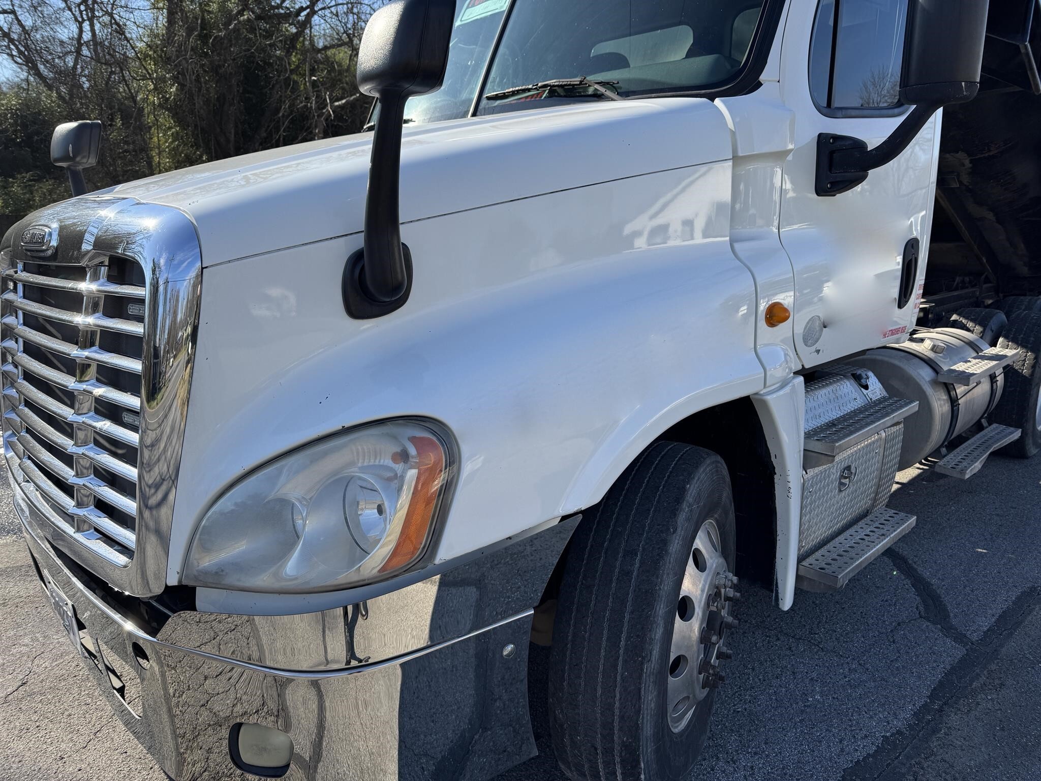 2013 Freightliner Cascadia 125 Semi Trucks/Trailer