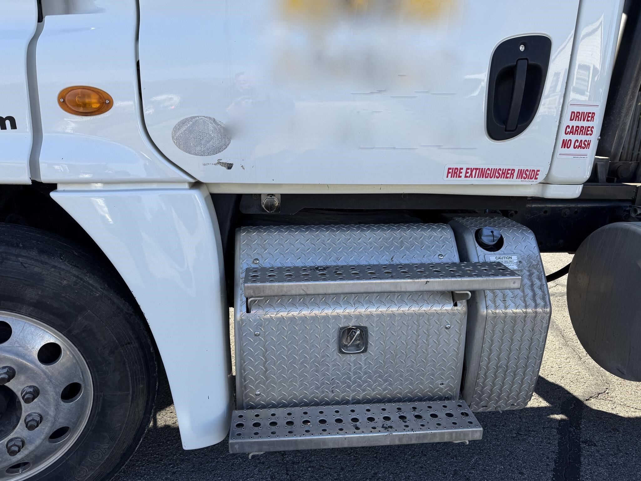 2013 Freightliner Cascadia 125 Semi Trucks/Trailer