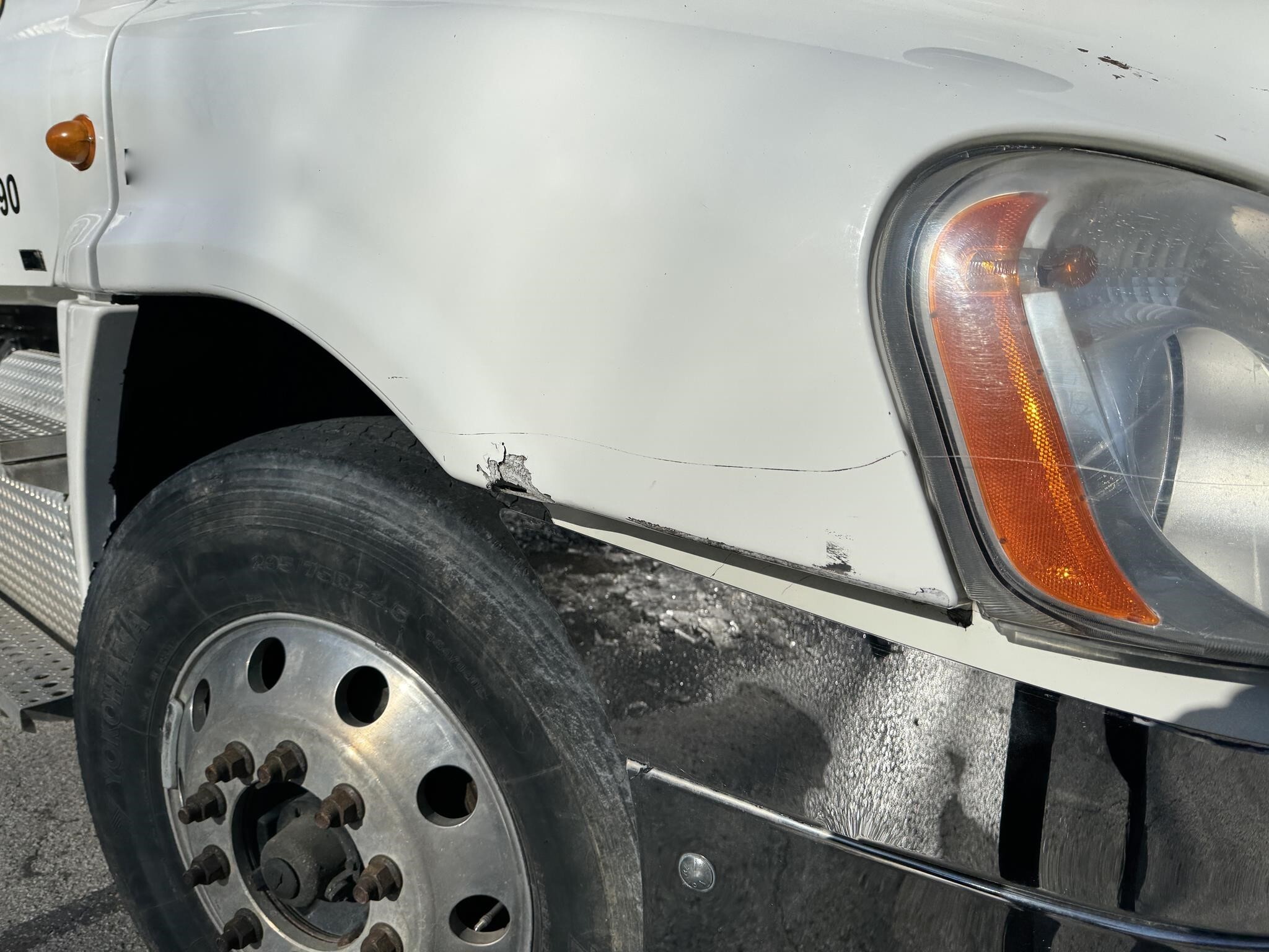 2013 Freightliner Cascadia 125 Semi Trucks/Trailer