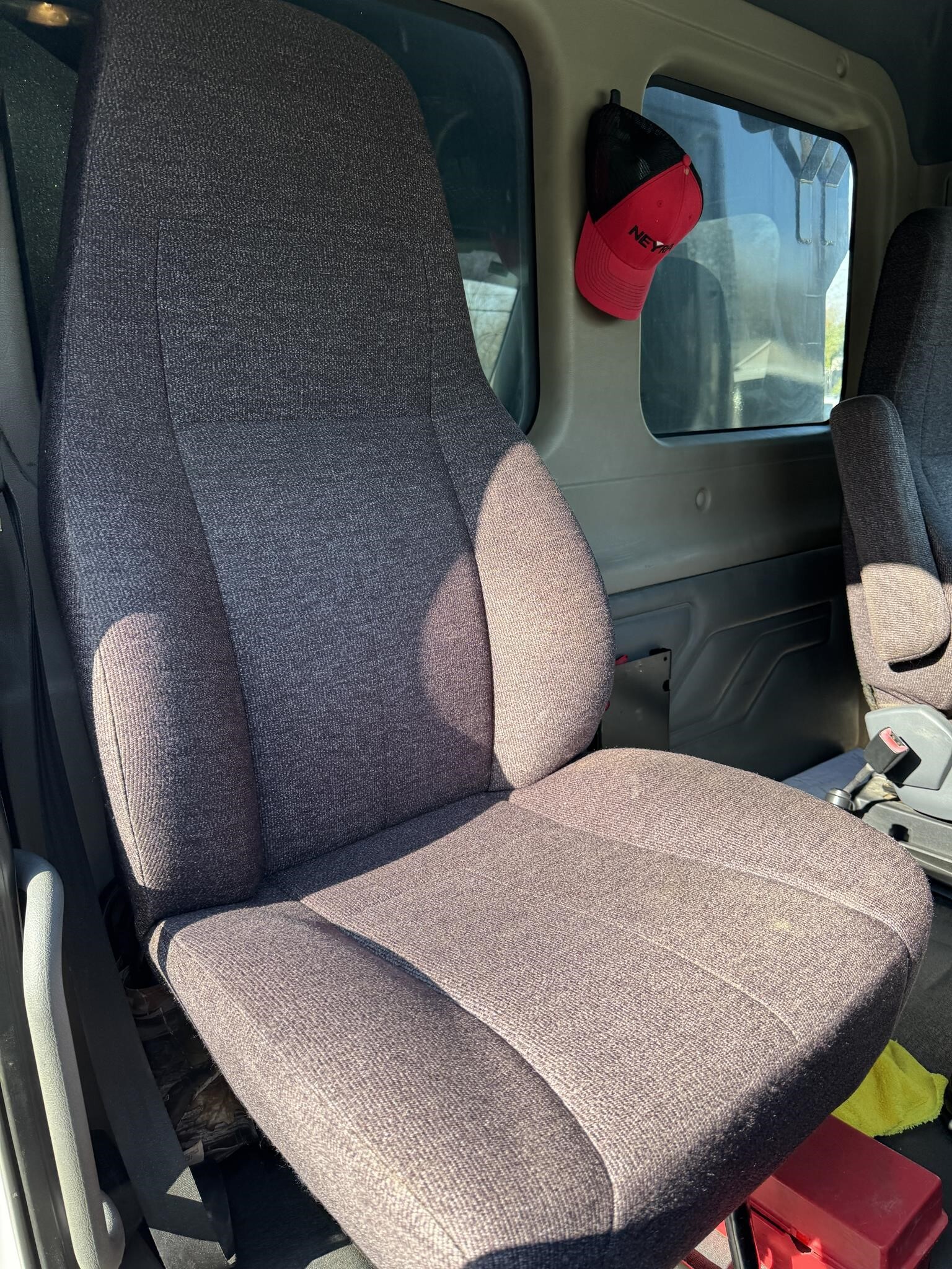 2013 Freightliner Cascadia 125 Semi Trucks/Trailer