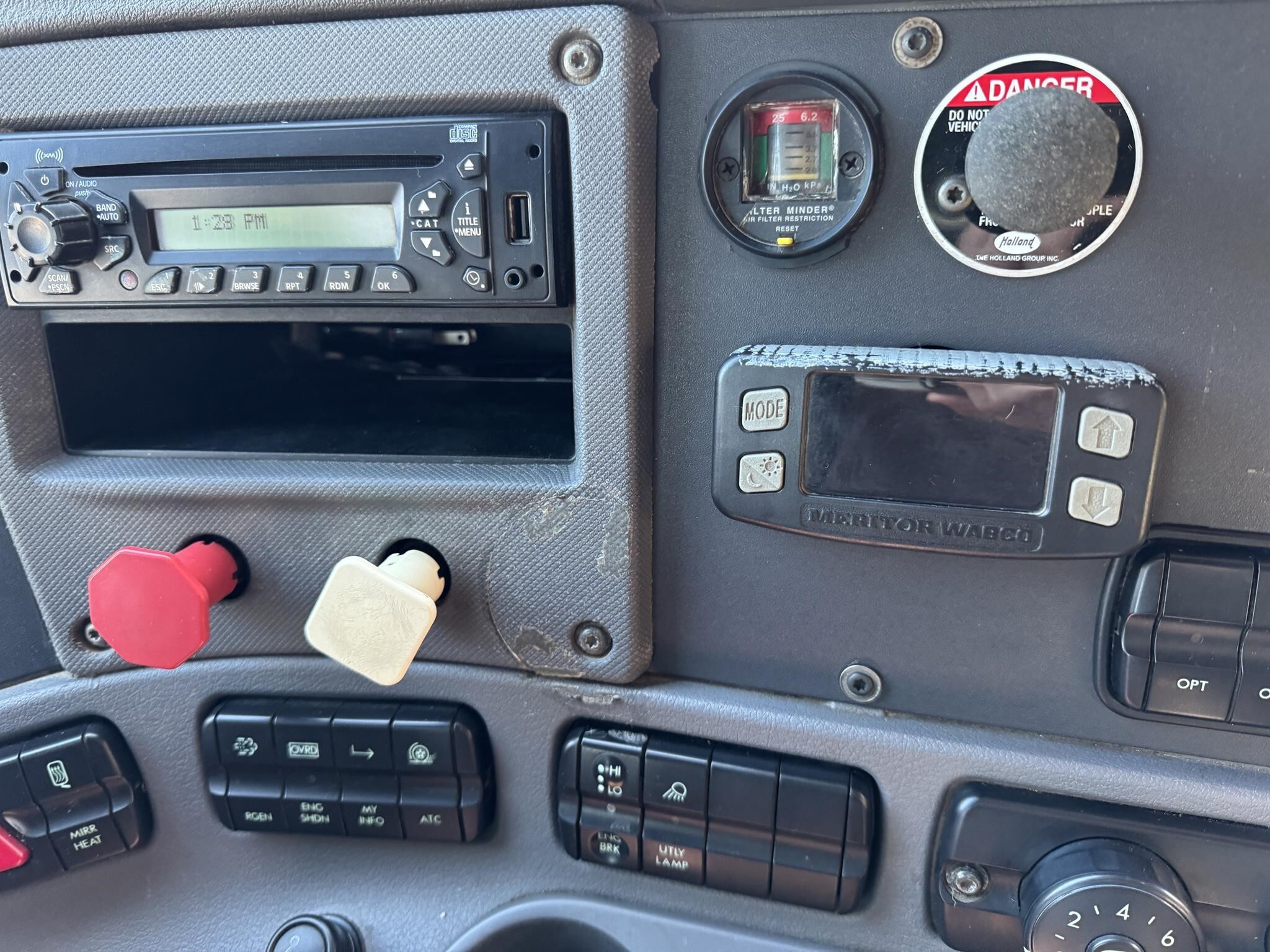 2013 Freightliner Cascadia 125 Semi Trucks/Trailer