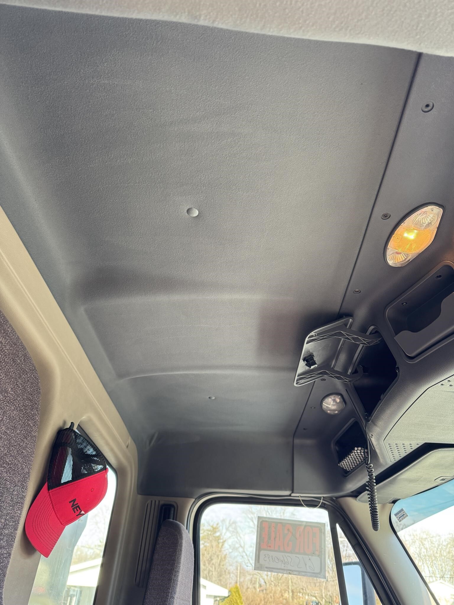 2013 Freightliner Cascadia 125 Semi Trucks/Trailer