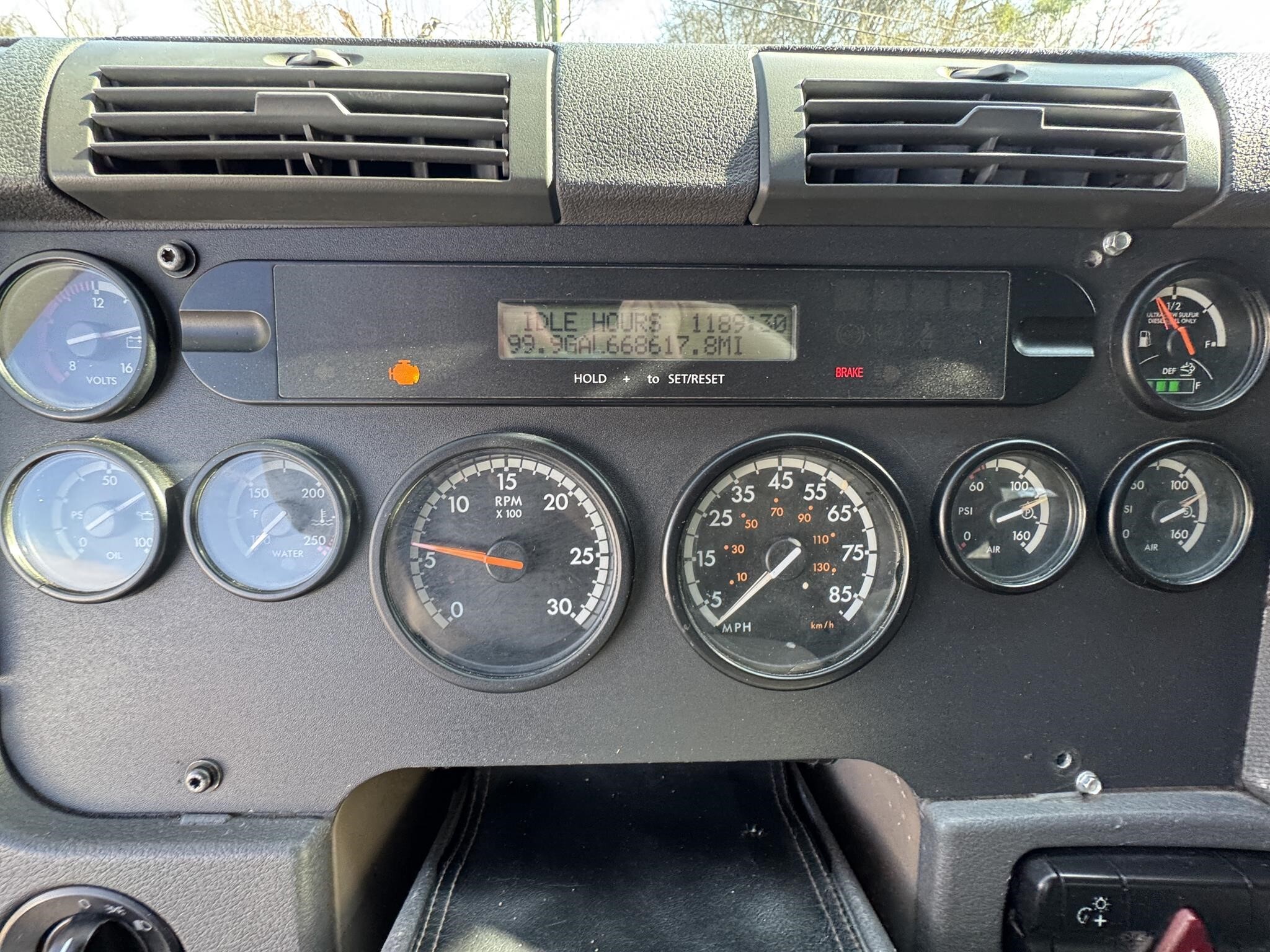 2013 Freightliner Cascadia 125 Semi Trucks/Trailer