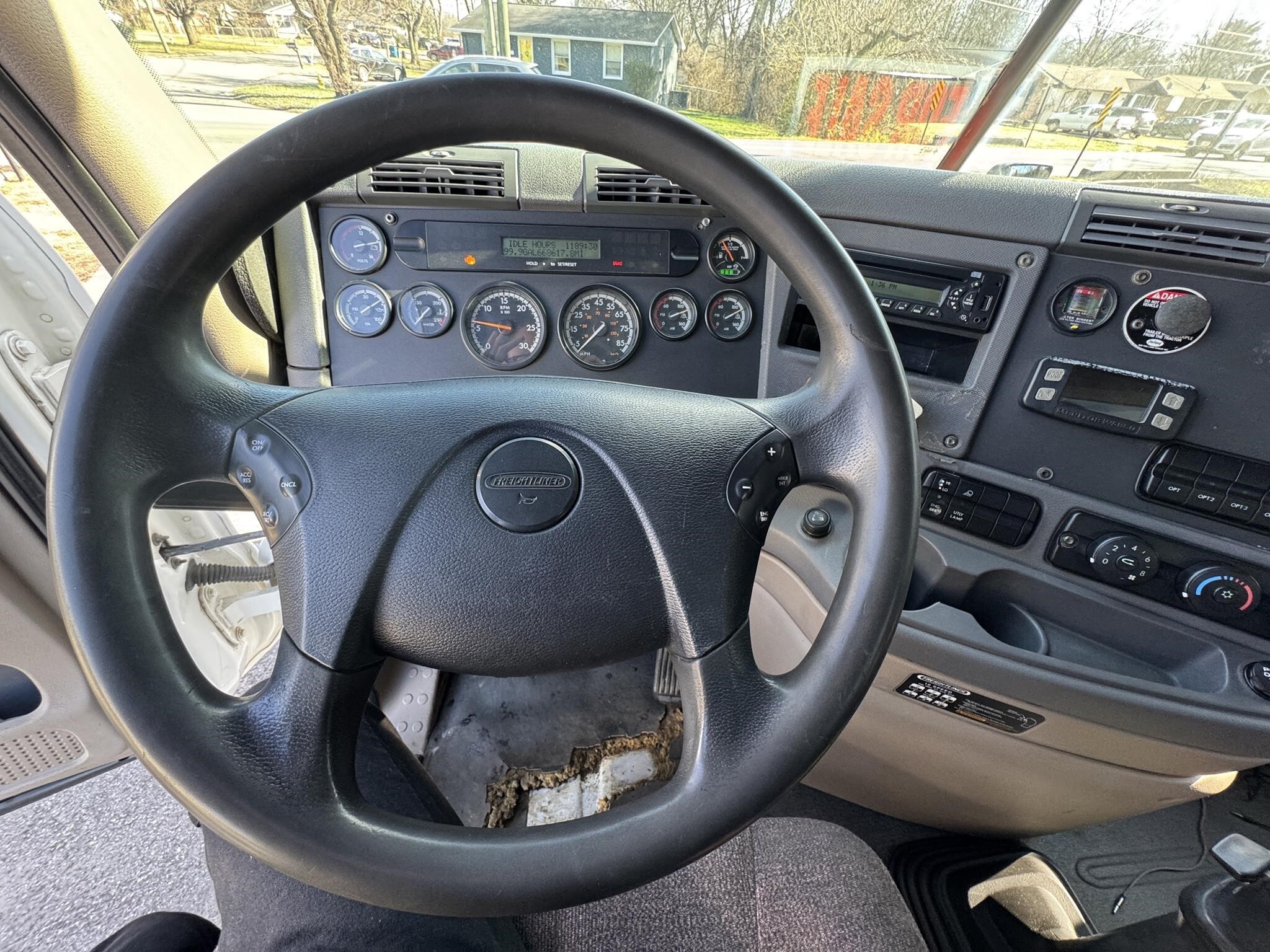 2013 Freightliner Cascadia 125 Semi Trucks/Trailer