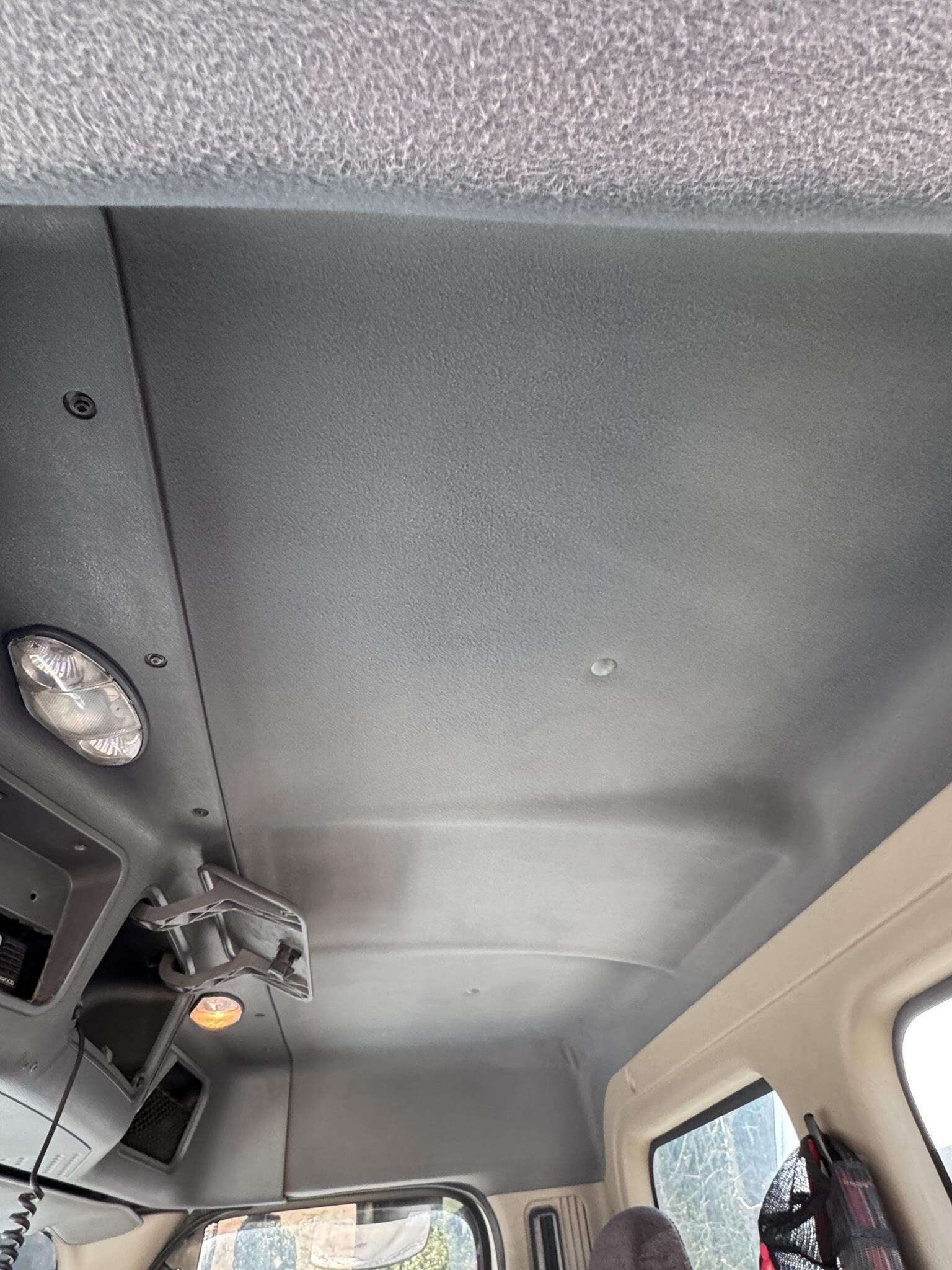 2013 Freightliner Cascadia 125 Semi Trucks/Trailer