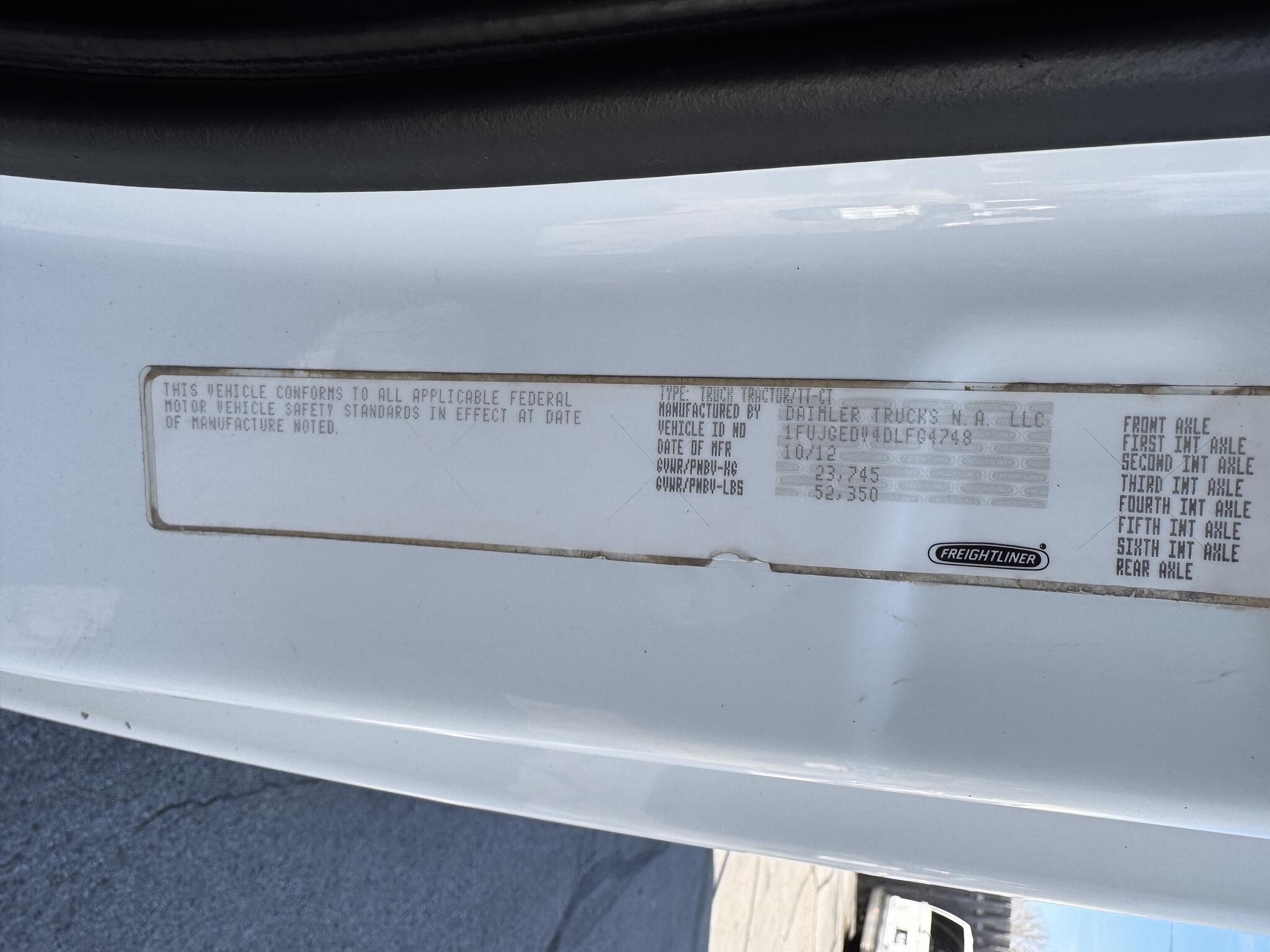 2013 Freightliner Cascadia 125 Semi Trucks/Trailer