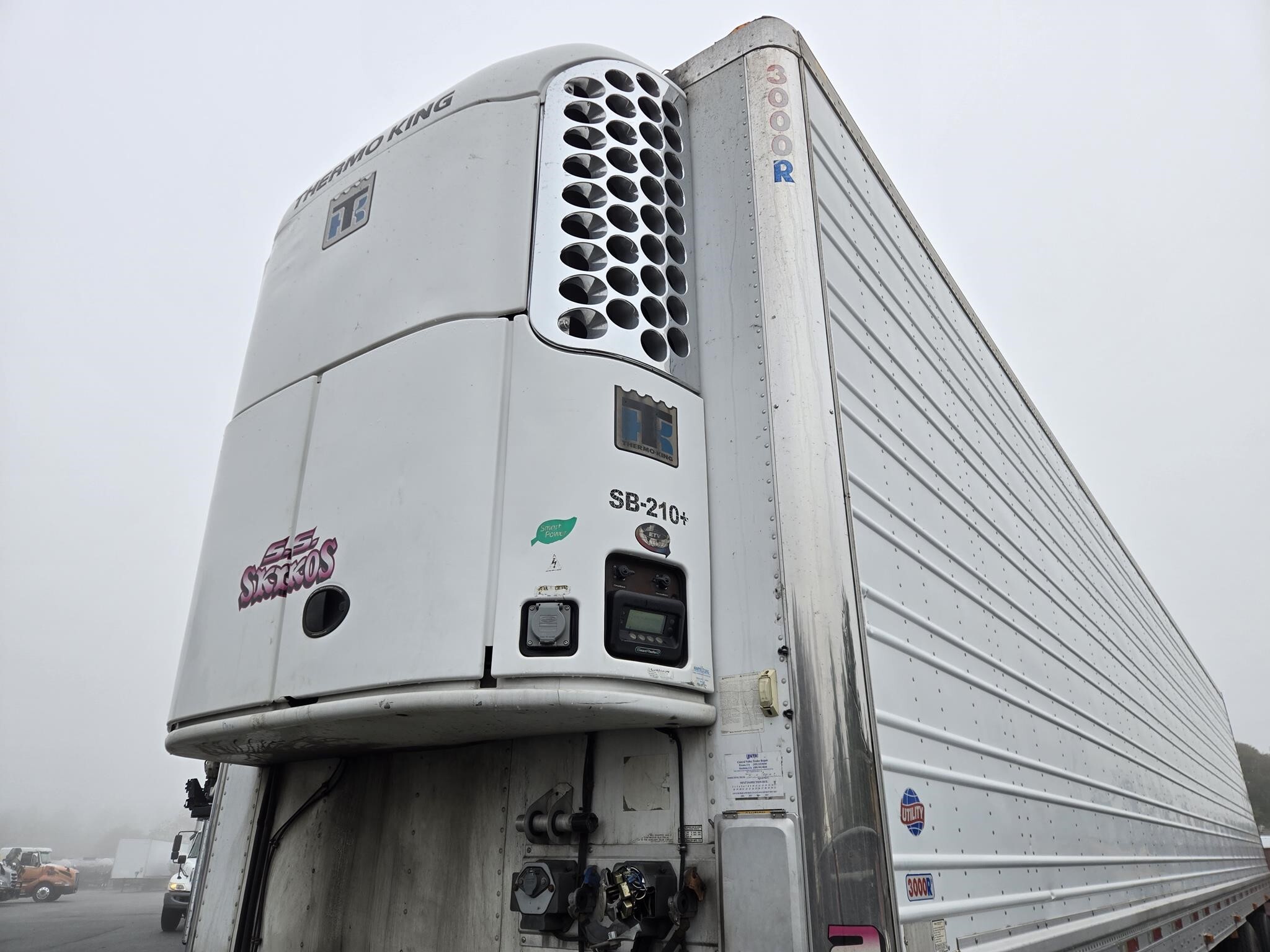 2011 Utility 53' Box Trucks/Trailer