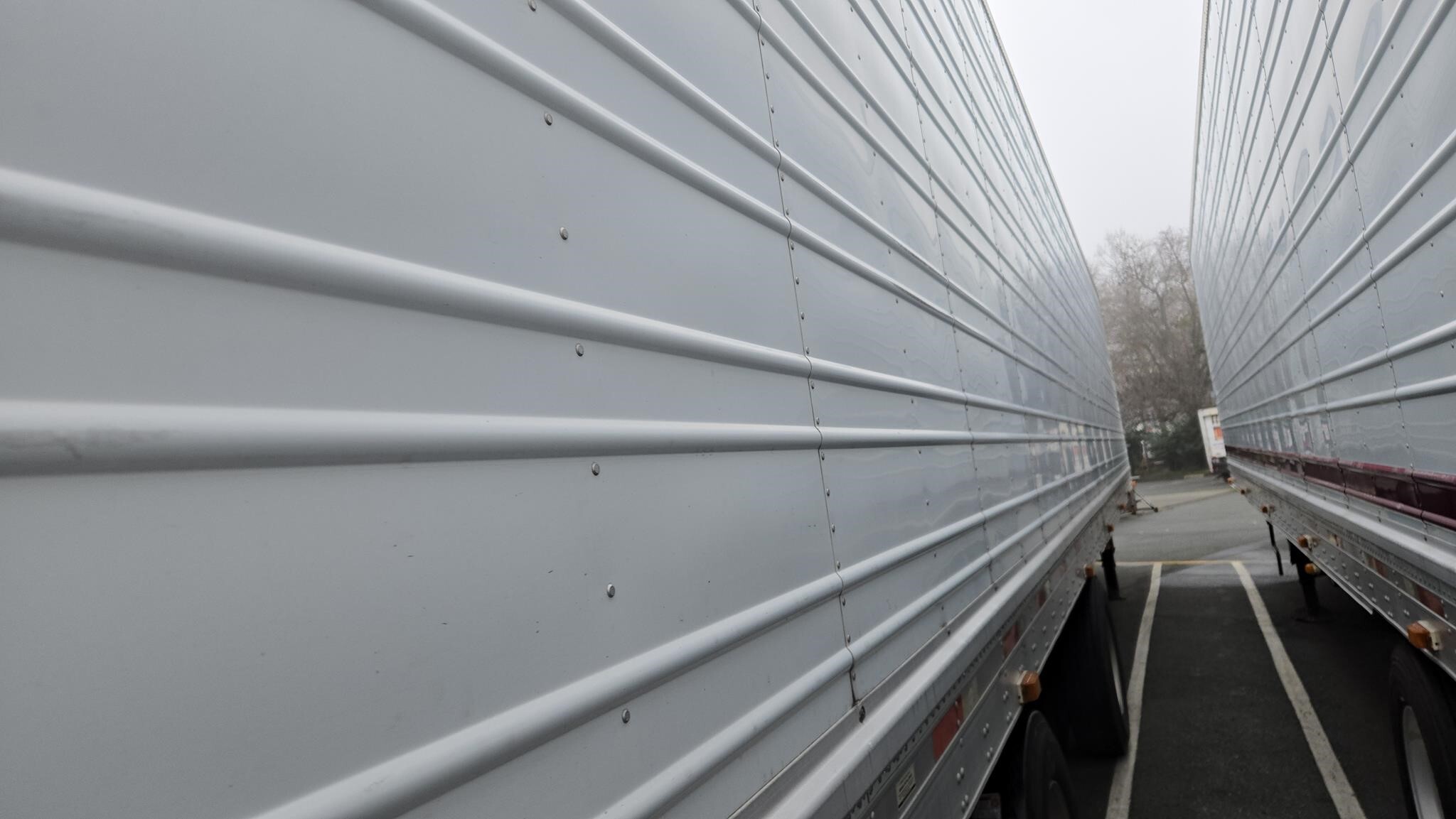 2011 Utility 53' Box Trucks/Trailer