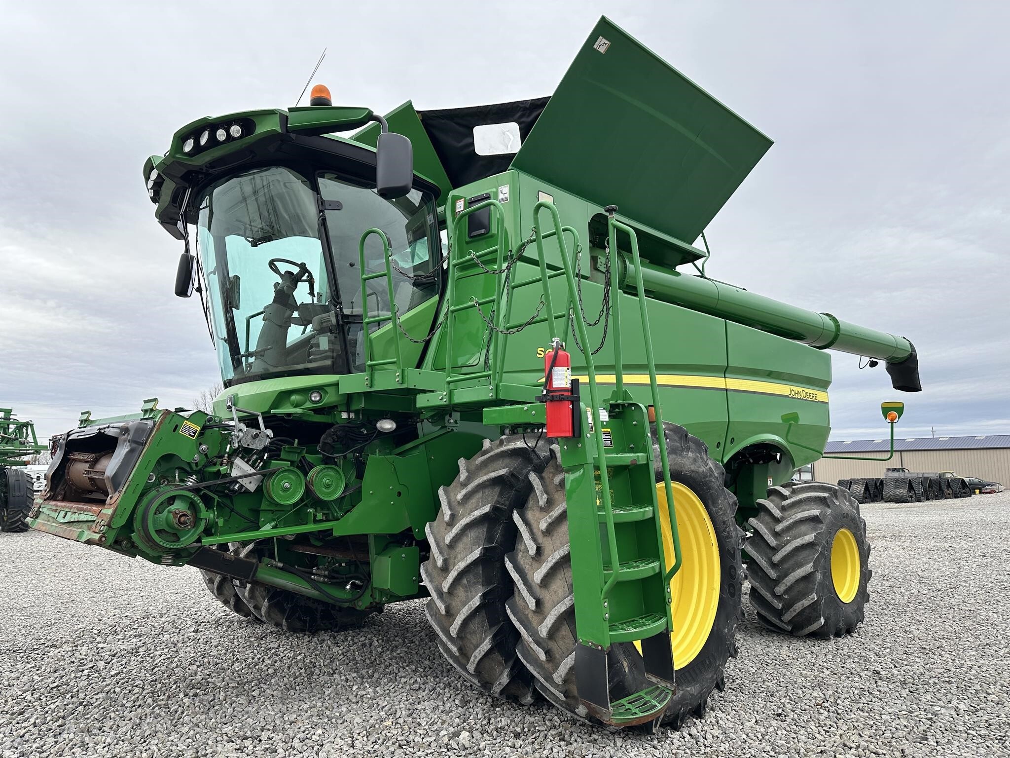 2013 John Deere S690 Combine