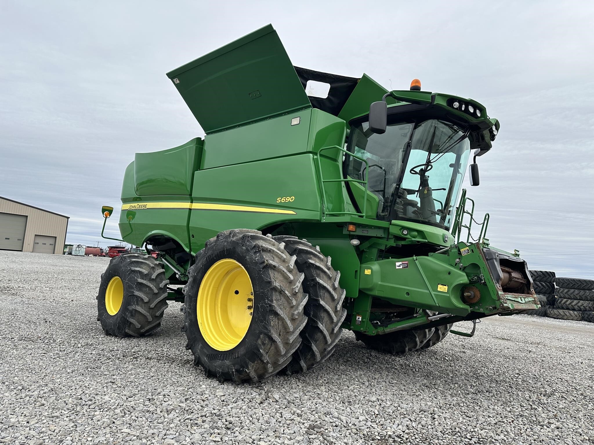 2013 John Deere S690 Combine
