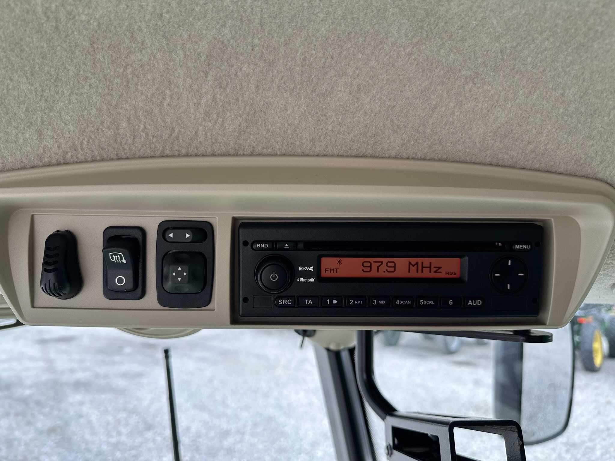 2013 John Deere S690 Combine