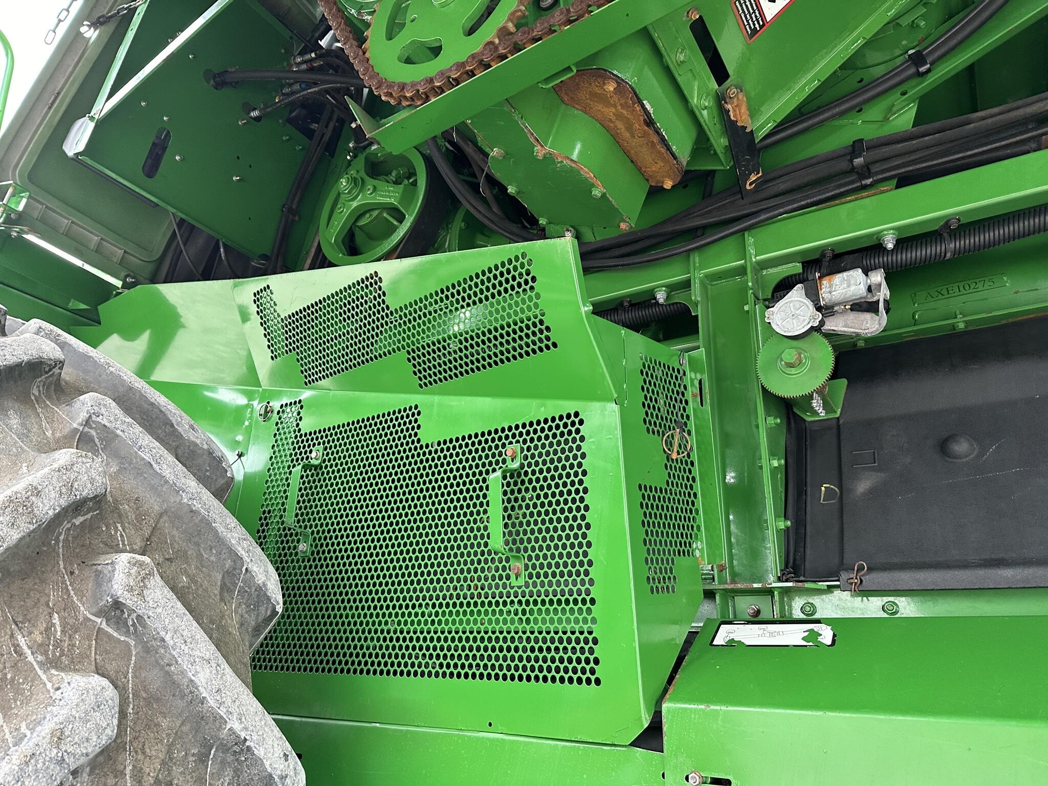 2013 John Deere S690 Combine