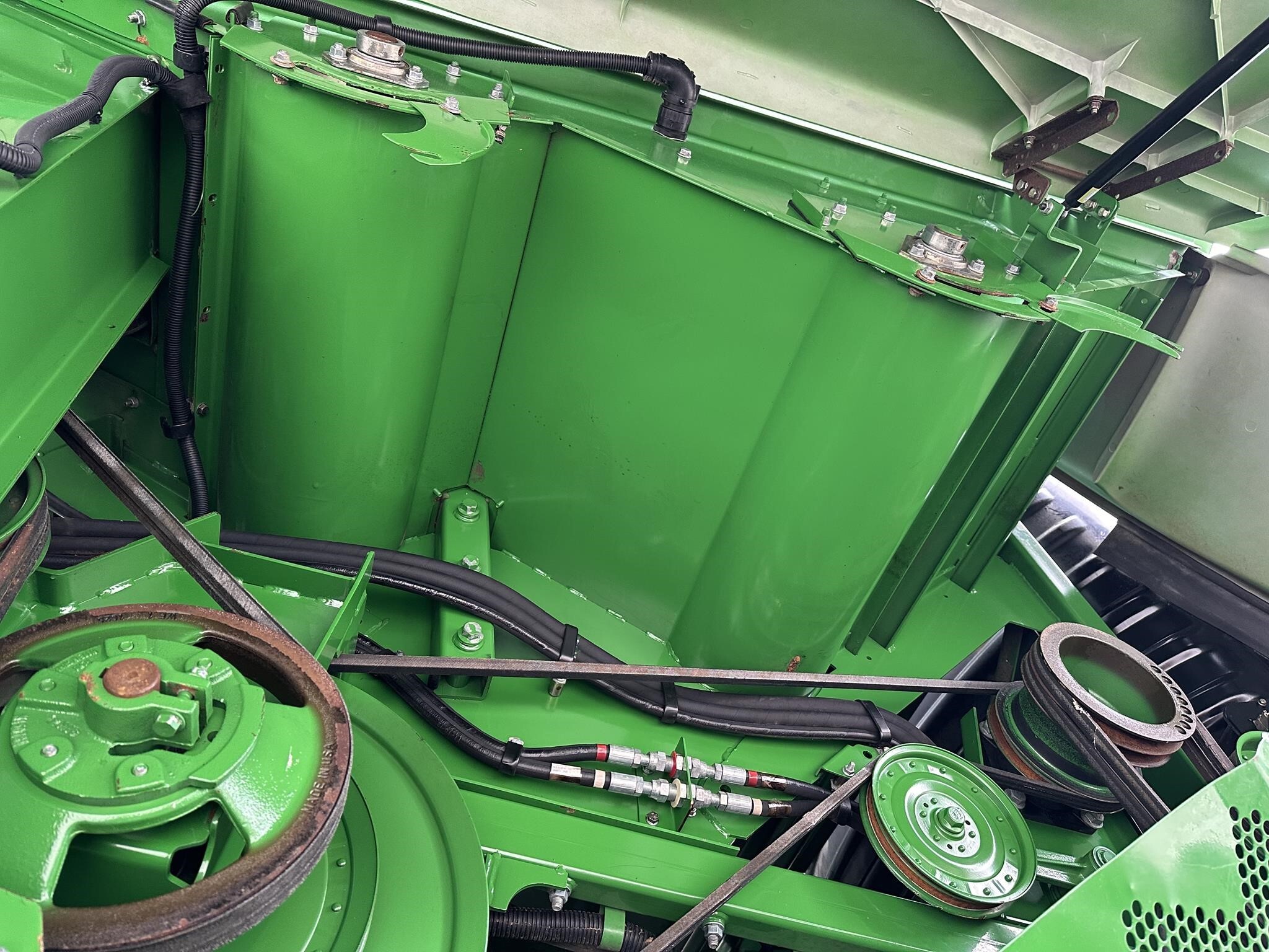 2013 John Deere S690 Combine