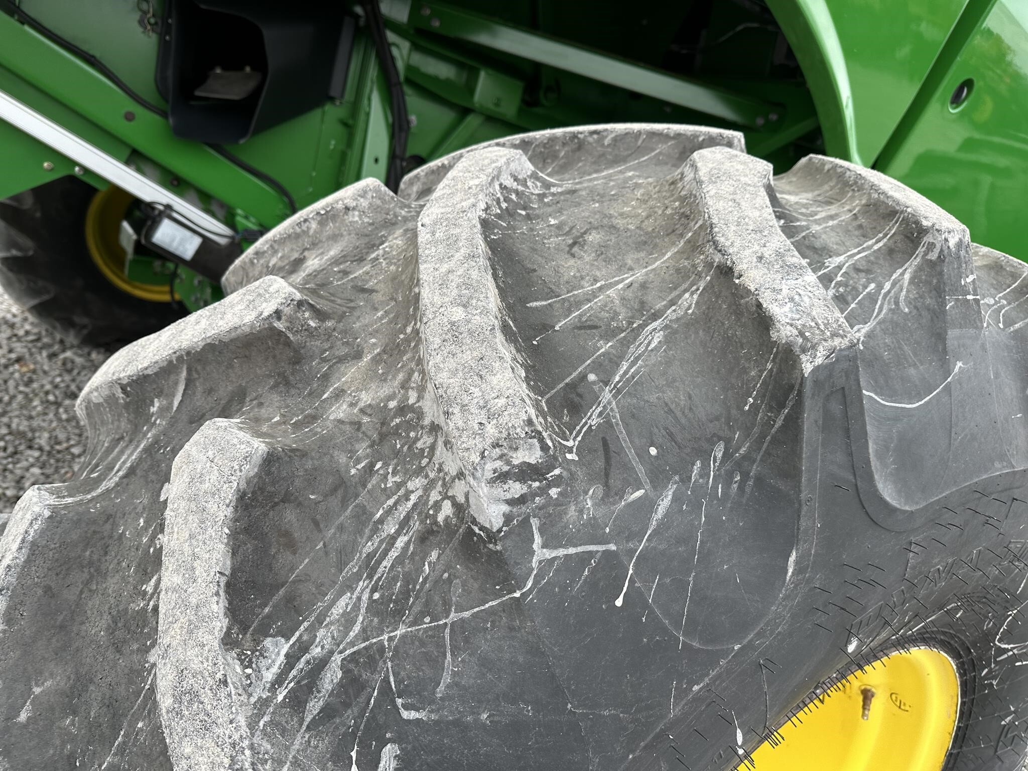 2013 John Deere S690 Combine